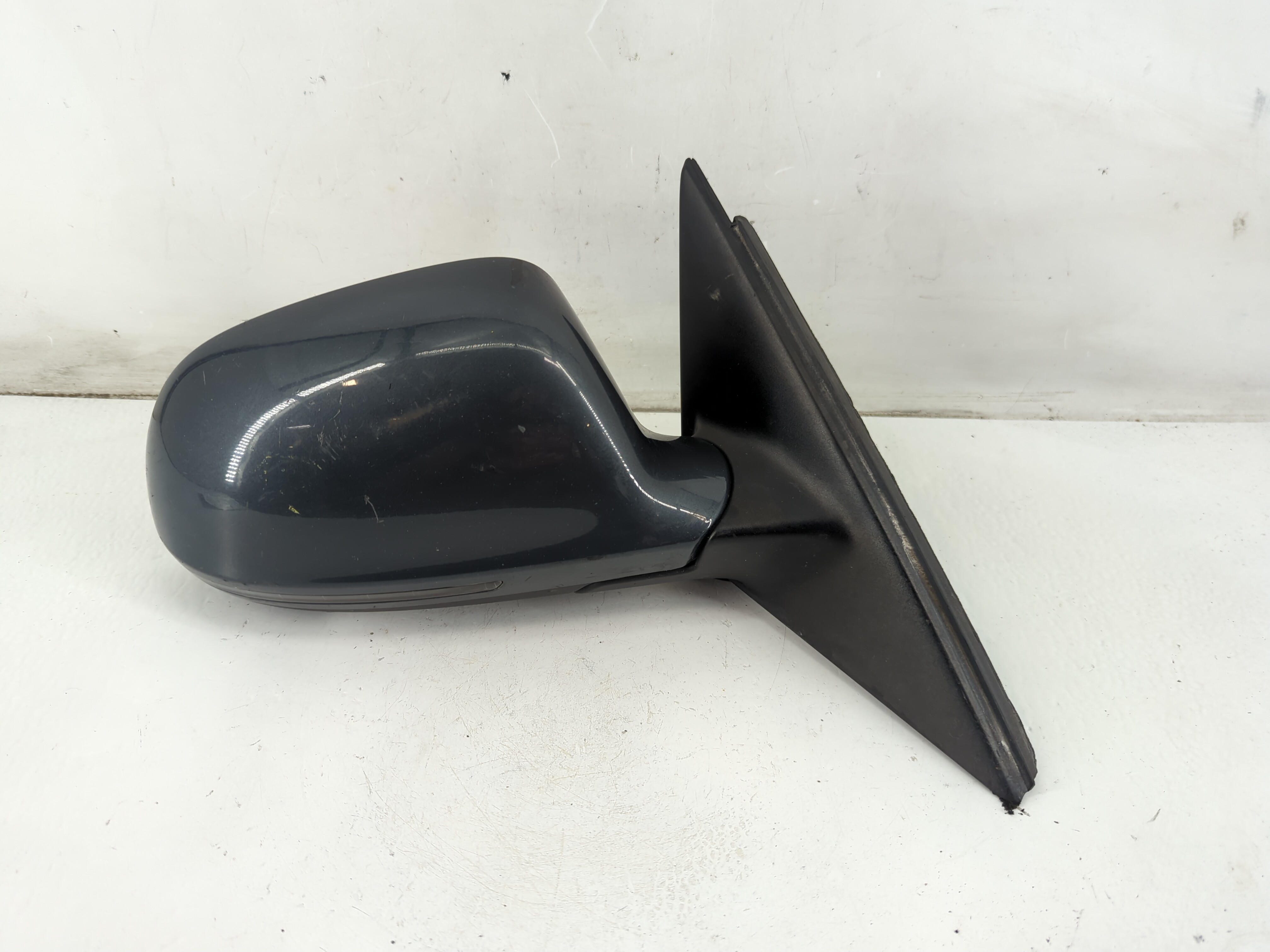 2009-2009 Audi A4 Passenger Right Side View Power Door Mirror Blue 1098375 - Oemusedautoparts1.com