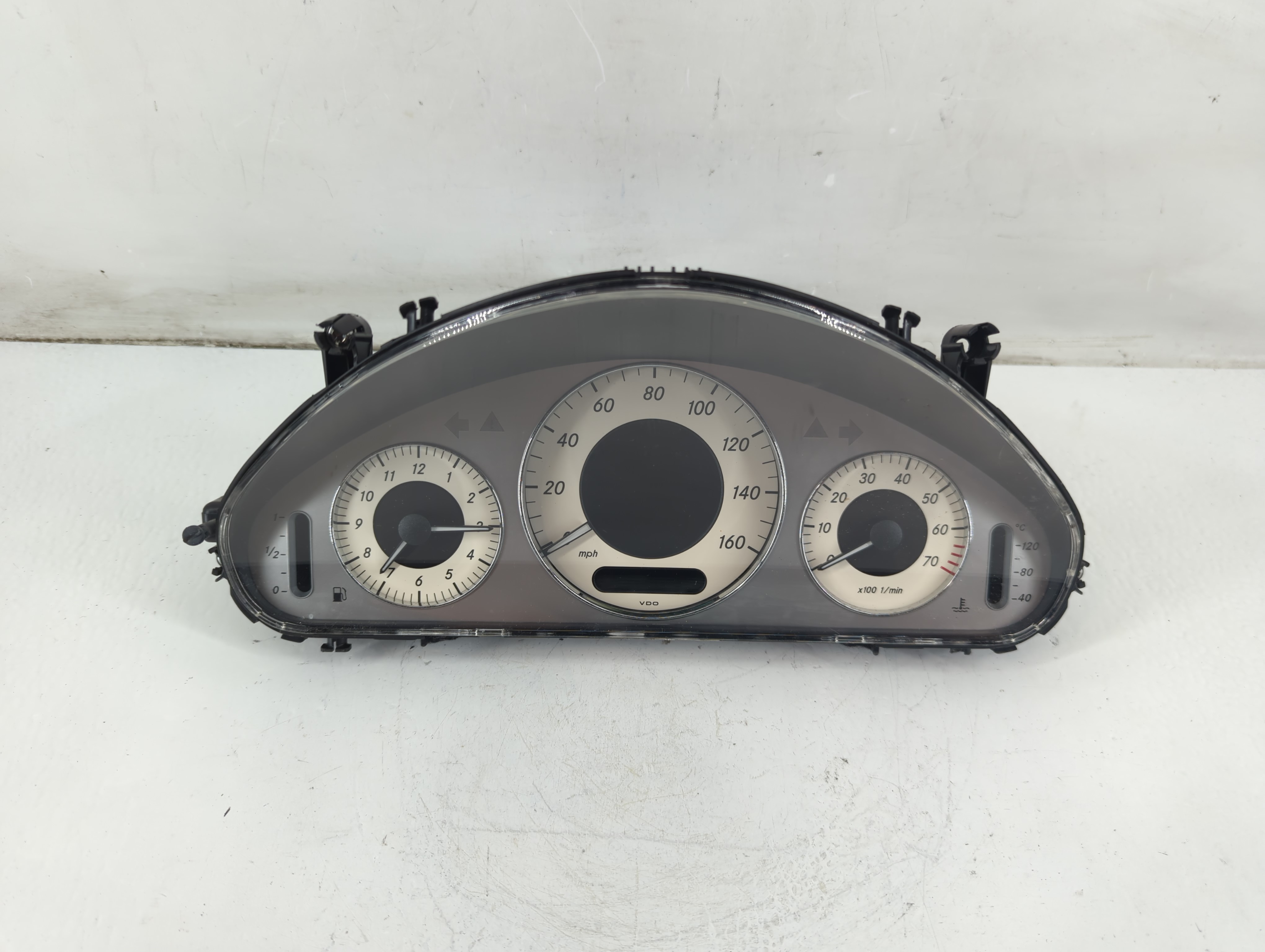 2007-2008 Mercedes-benz E350 Speedometer Instrument Cluster Gauges 1098392 - Oemusedautoparts1.com
