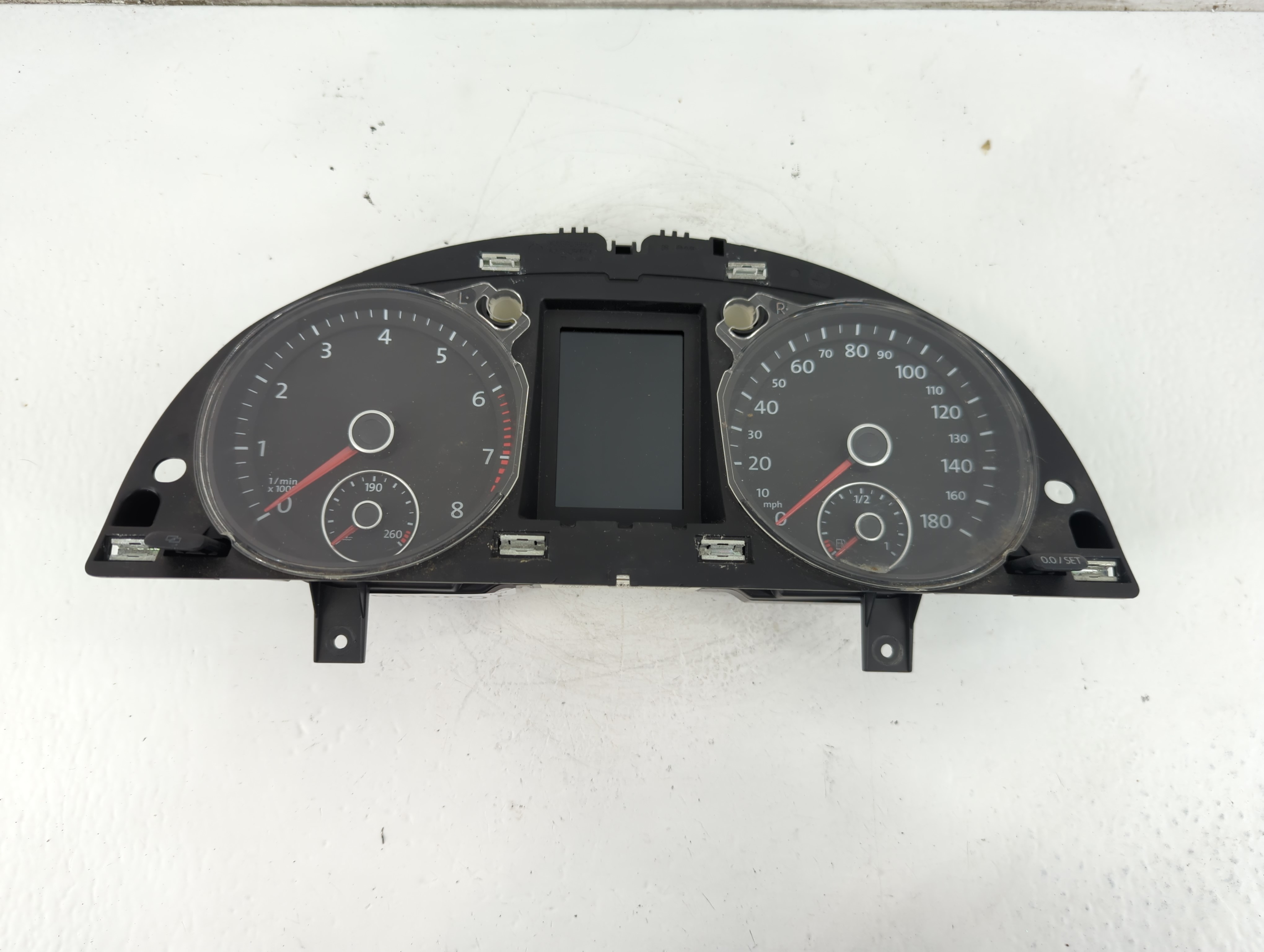 2010-2011 Volkswagen Cc Speedometer Instrument Cluster Gauges 1098393 - Oemusedautoparts1.com