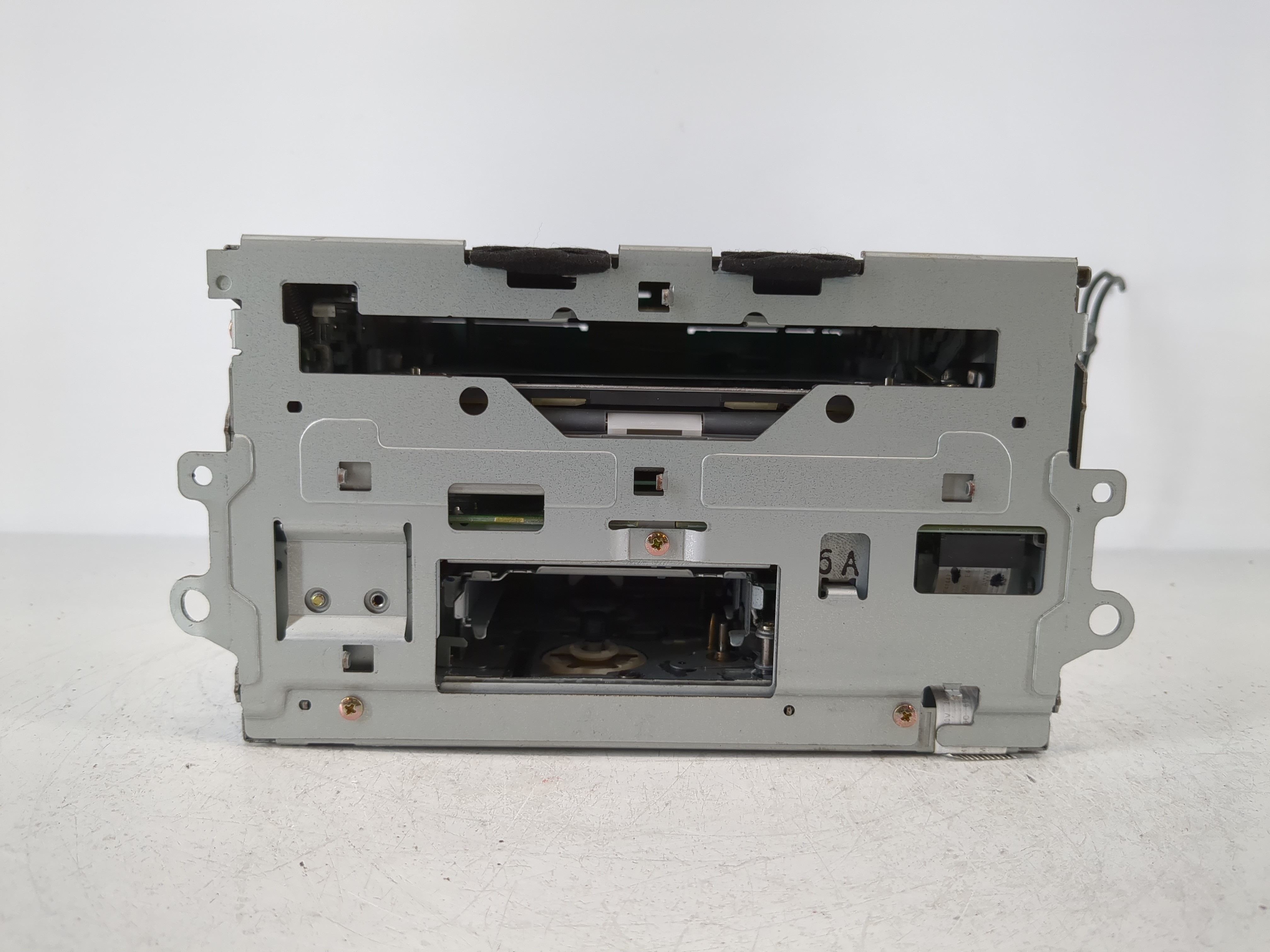2004-2004 Infiniti G35 Am Fm Cd Player Radio Receiver 1098461 - Oemusedautoparts1.com