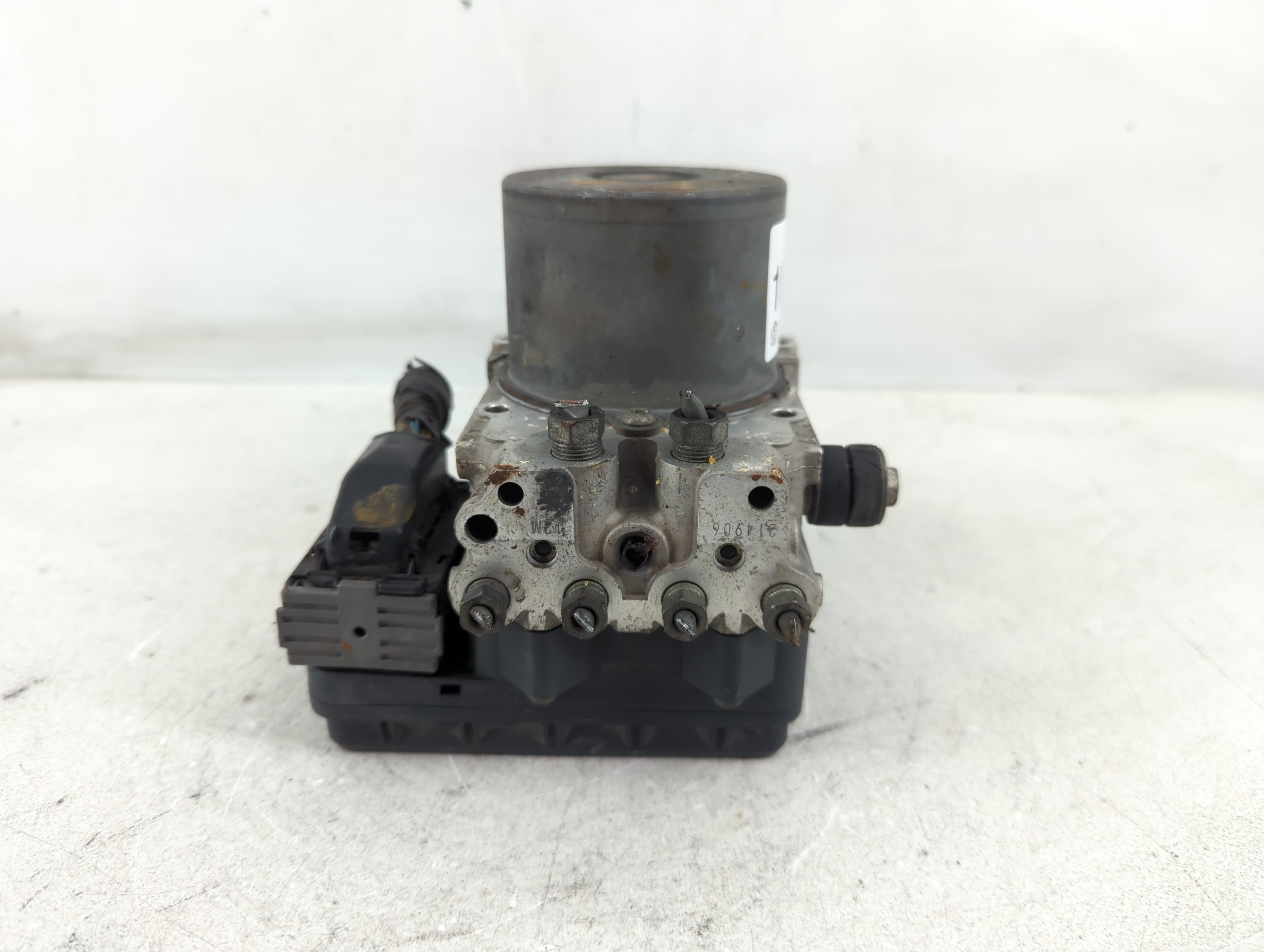 2011-2011 Toyota Sienna Abs Pump Control Module 1098469 - Oemusedautoparts1.com