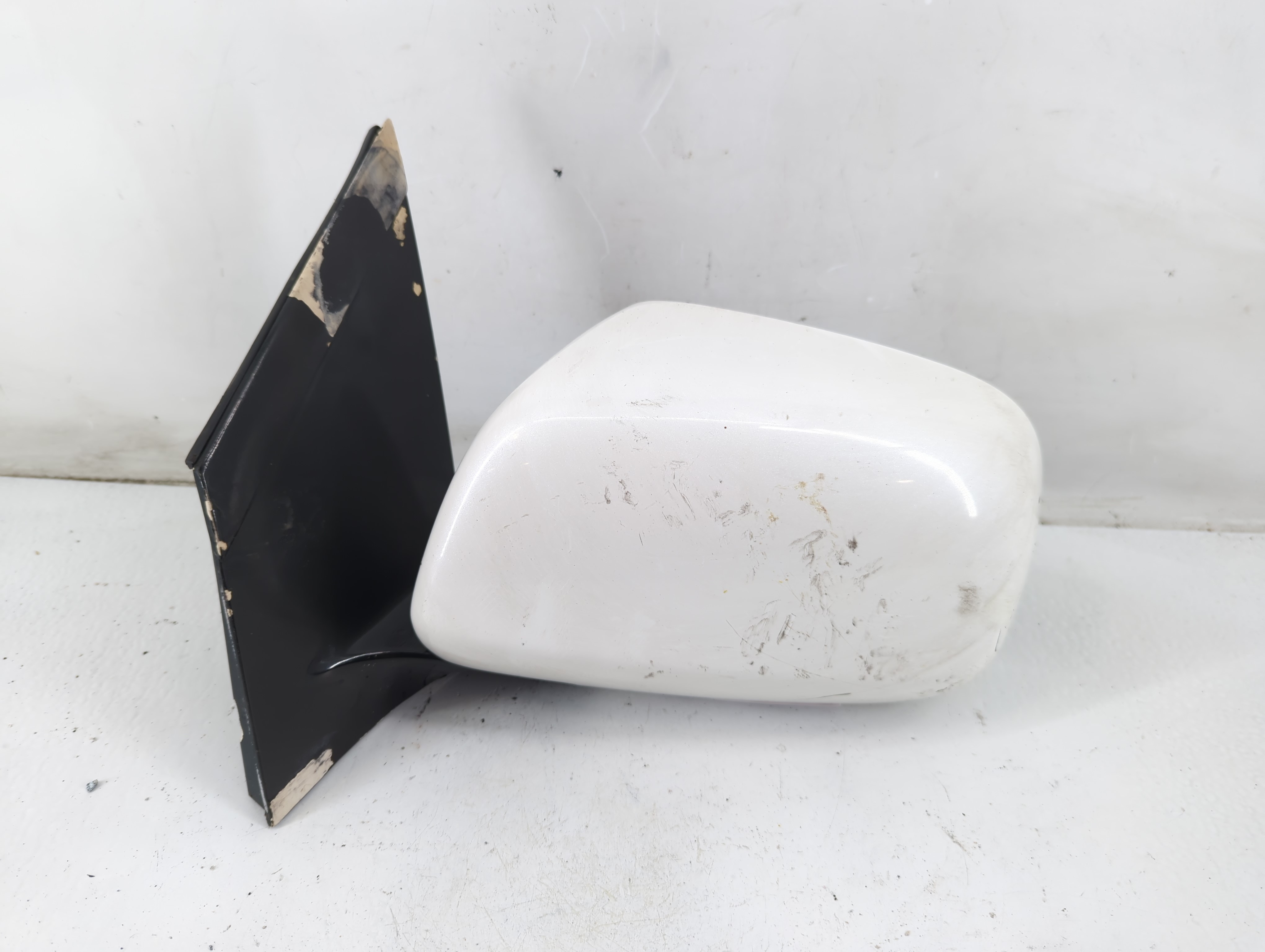 2004-2006 Lexus Rx330 Driver Left Side View Power Door Mirror White 1098474 - Oemusedautoparts1.com