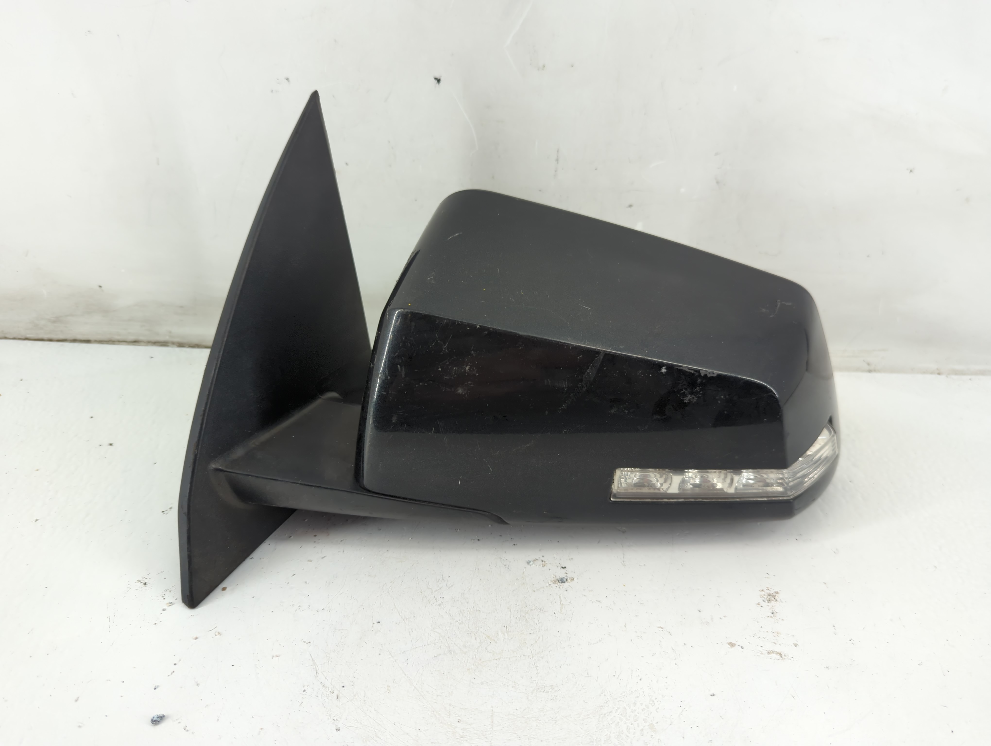 2015-2017 Chevrolet Traverse Driver Left Side View Power Door Mirror 1098479 - Oemusedautoparts1.com