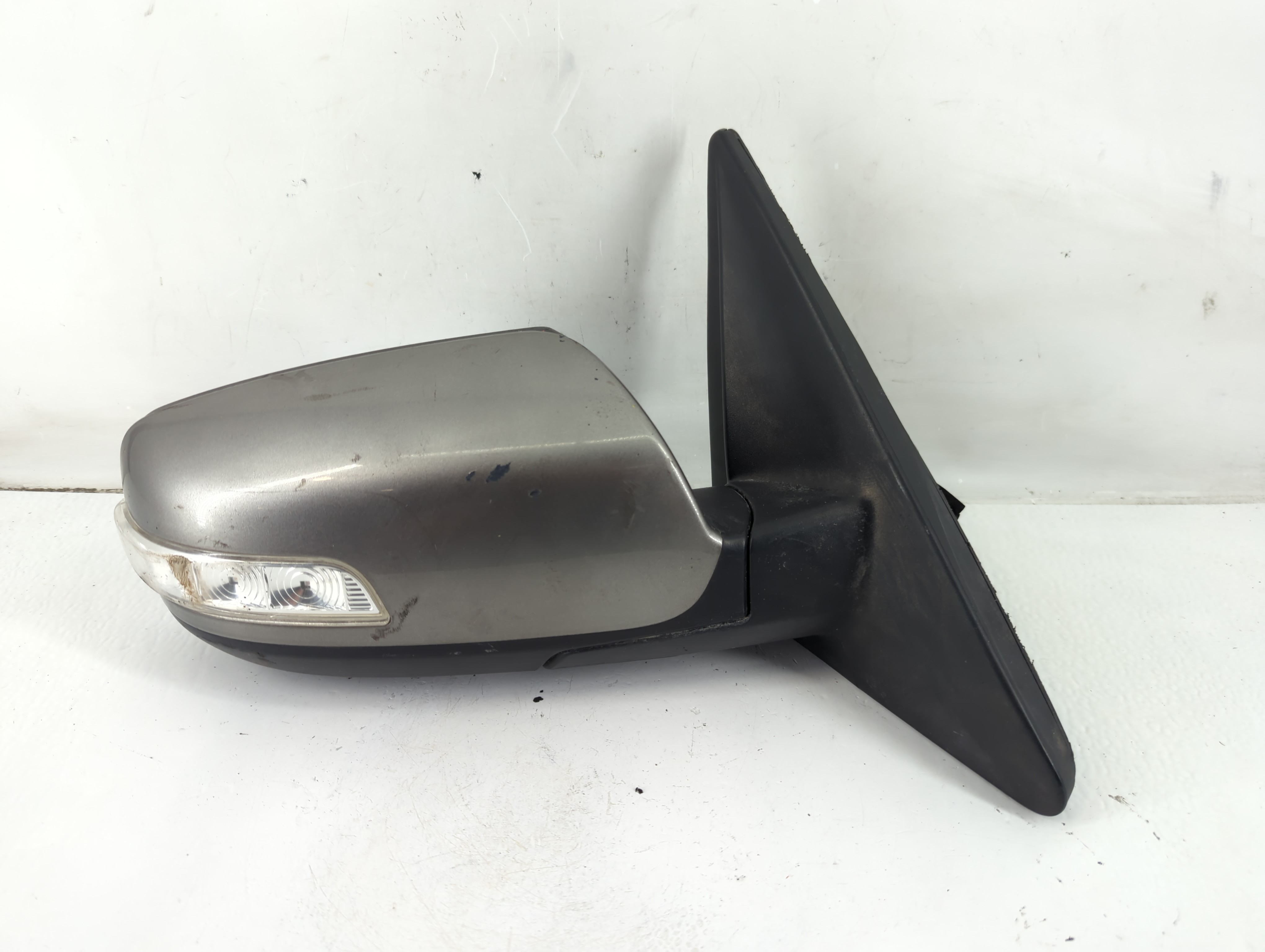2011-2015 Kia Sorento Passenger Right Side View Power Door Mirror Grey 1098488 - Oemusedautoparts1.com