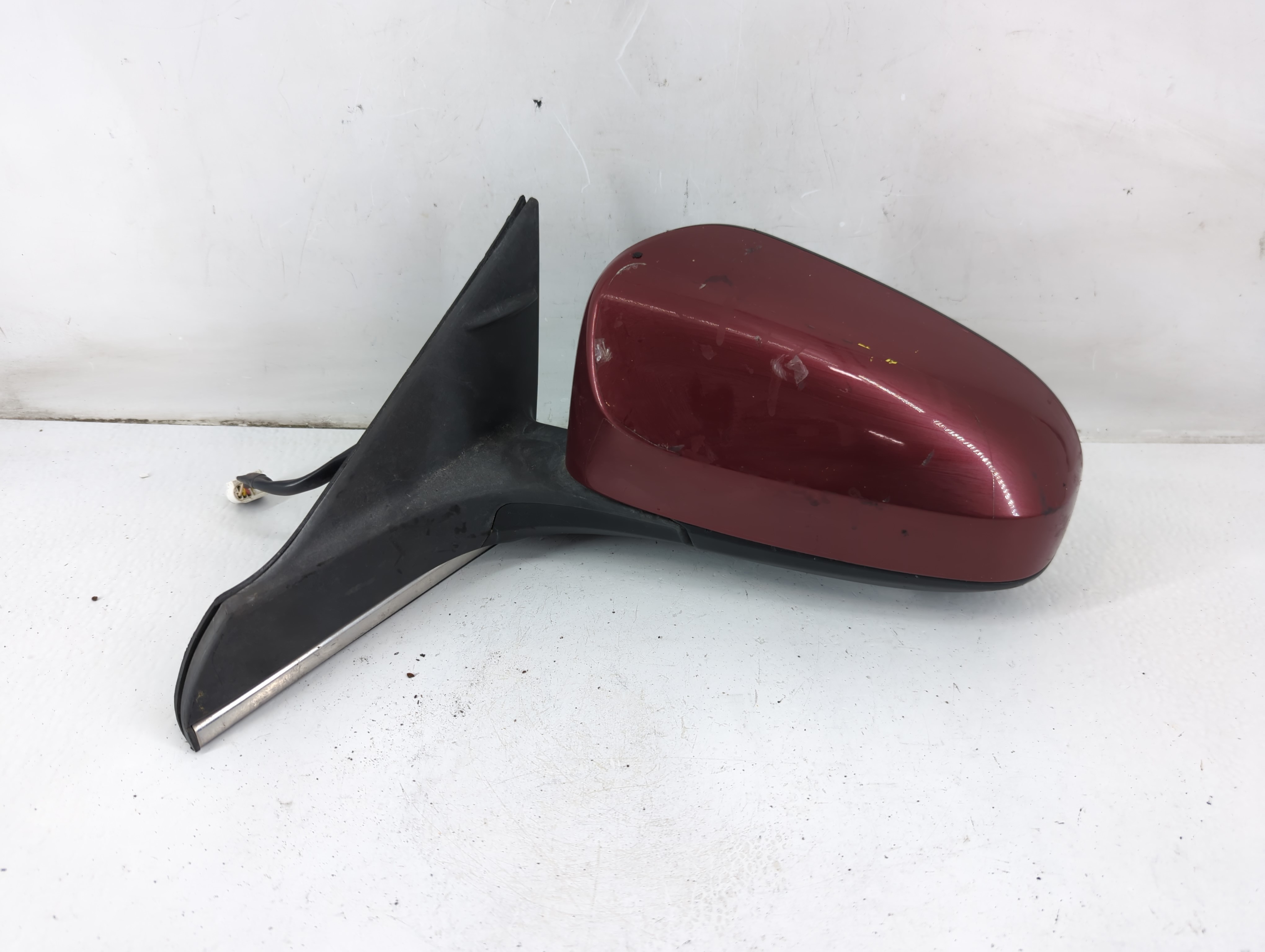 2015-2017 Toyota Camry Driver Left Side View Power Door Mirror Burgundy 1098530 - Oemusedautoparts1.com