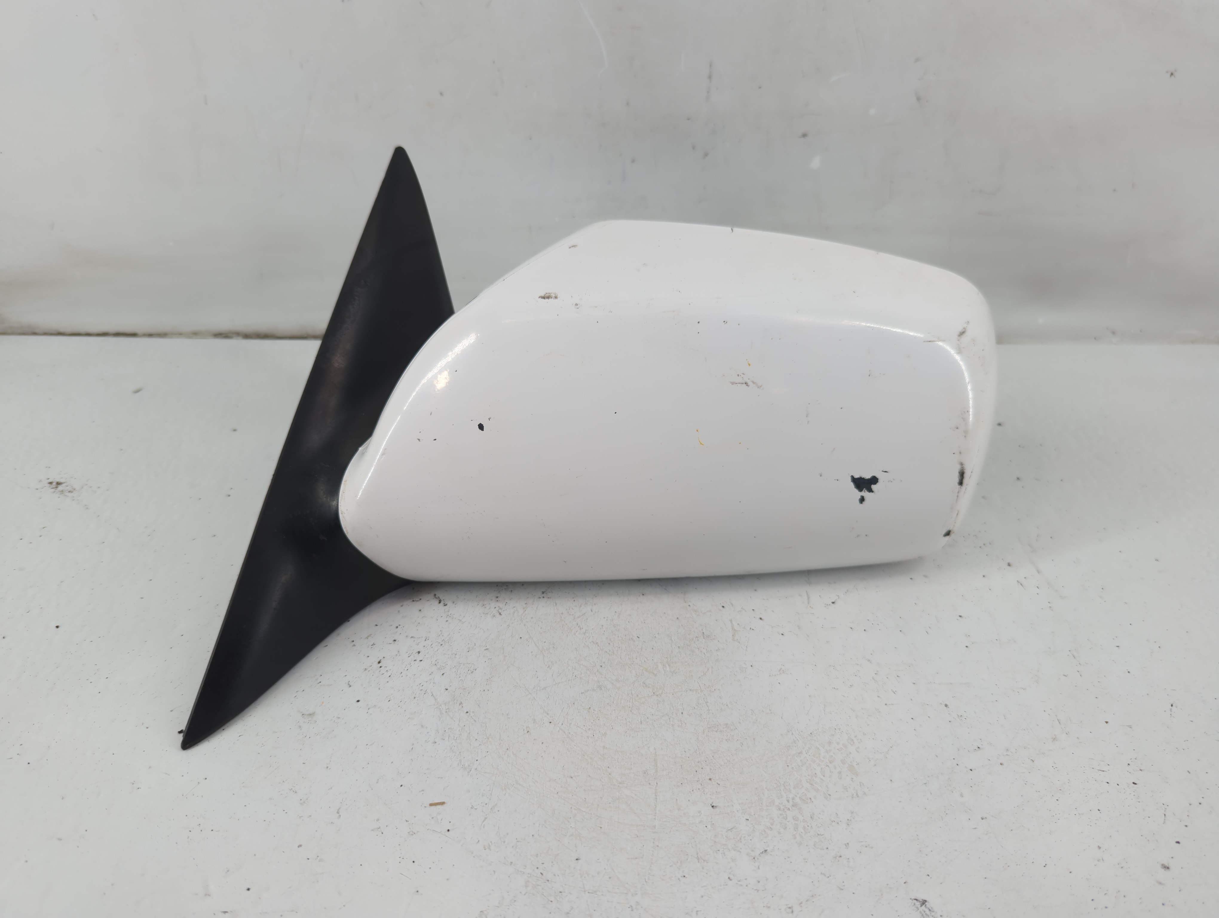 2007-2011 Toyota Camry Driver Left Side View Power Door Mirror White 1098593 - Oemusedautoparts1.com