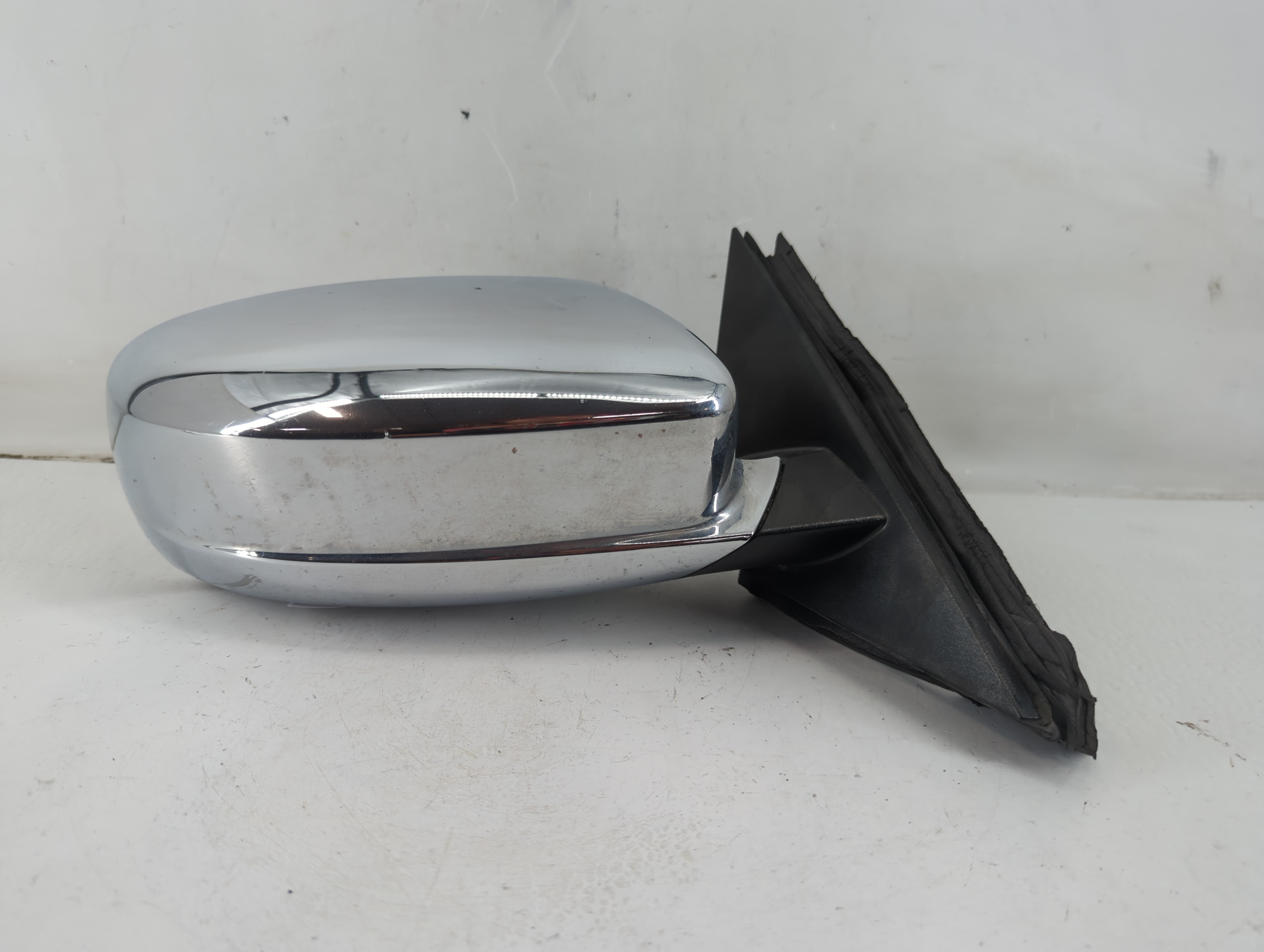2012-2014 Chrysler 300 Passenger Right Side View Power Door Mirror 1098602 - Oemusedautoparts1.com