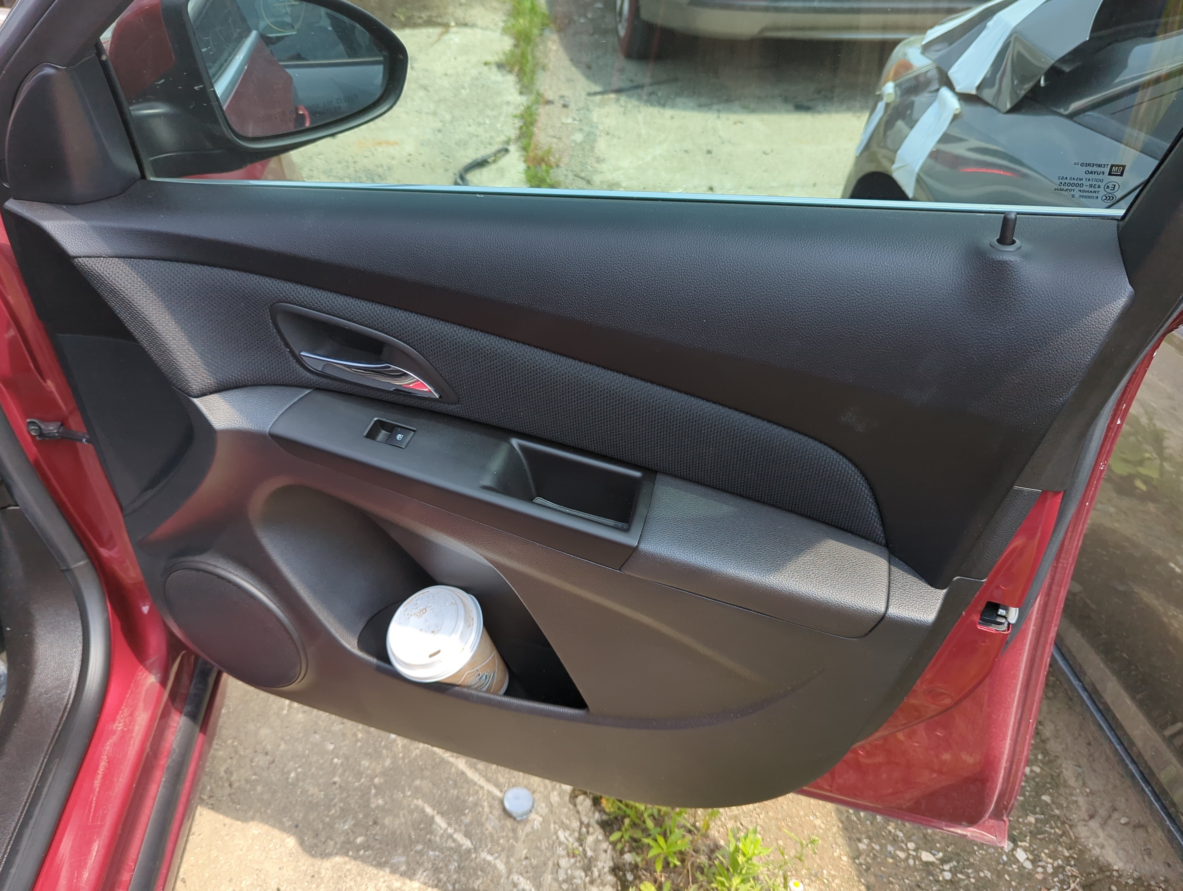 2013 Chevrolet Cruze Front Right Passenger Interior Door Panel Trim 1098932 - Oemusedautoparts1.com