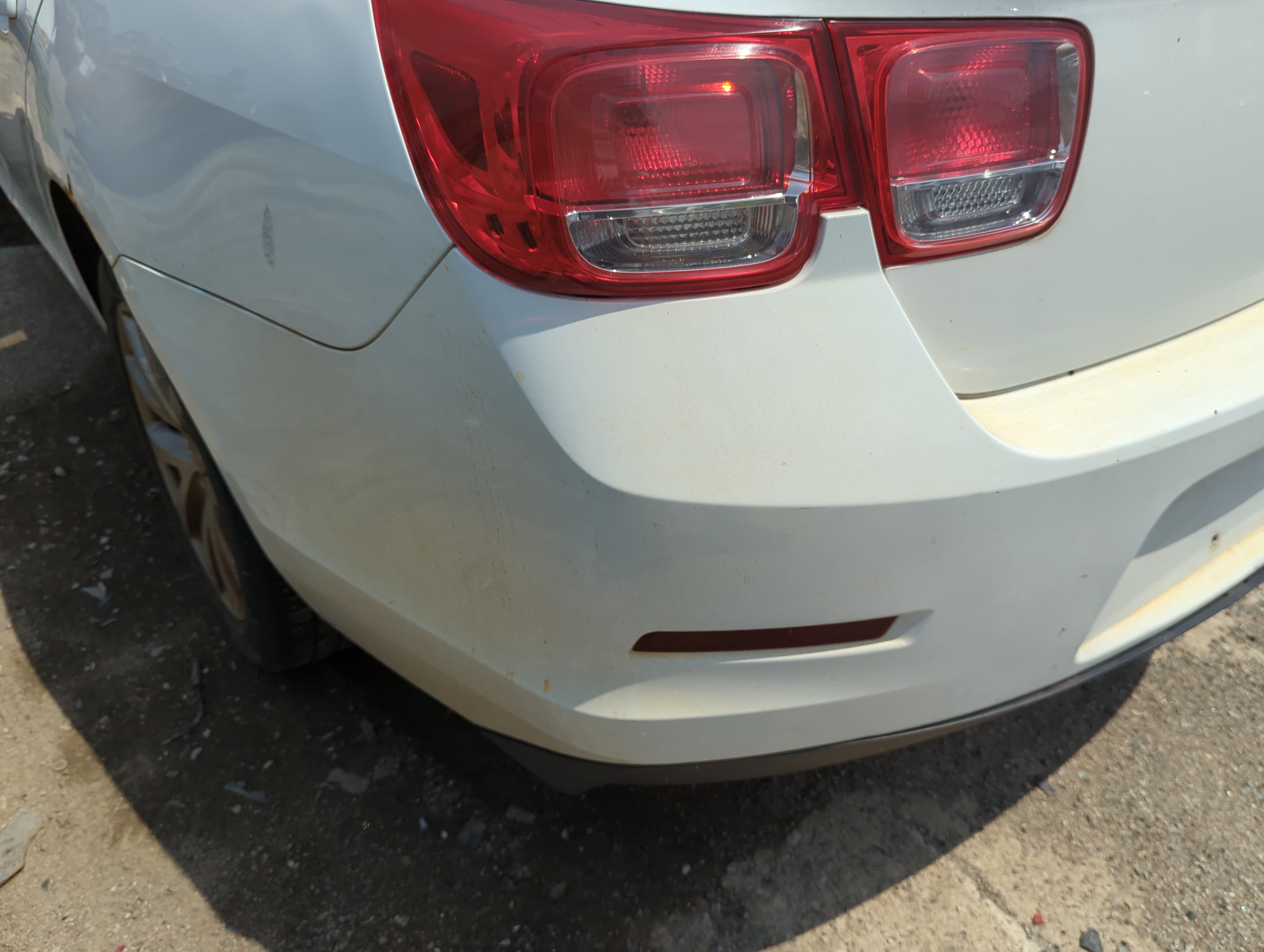 2013-2016 Chevrolet Malibu Rear Bumper Assembly Oem 1099110 - Oemusedautoparts1.com
