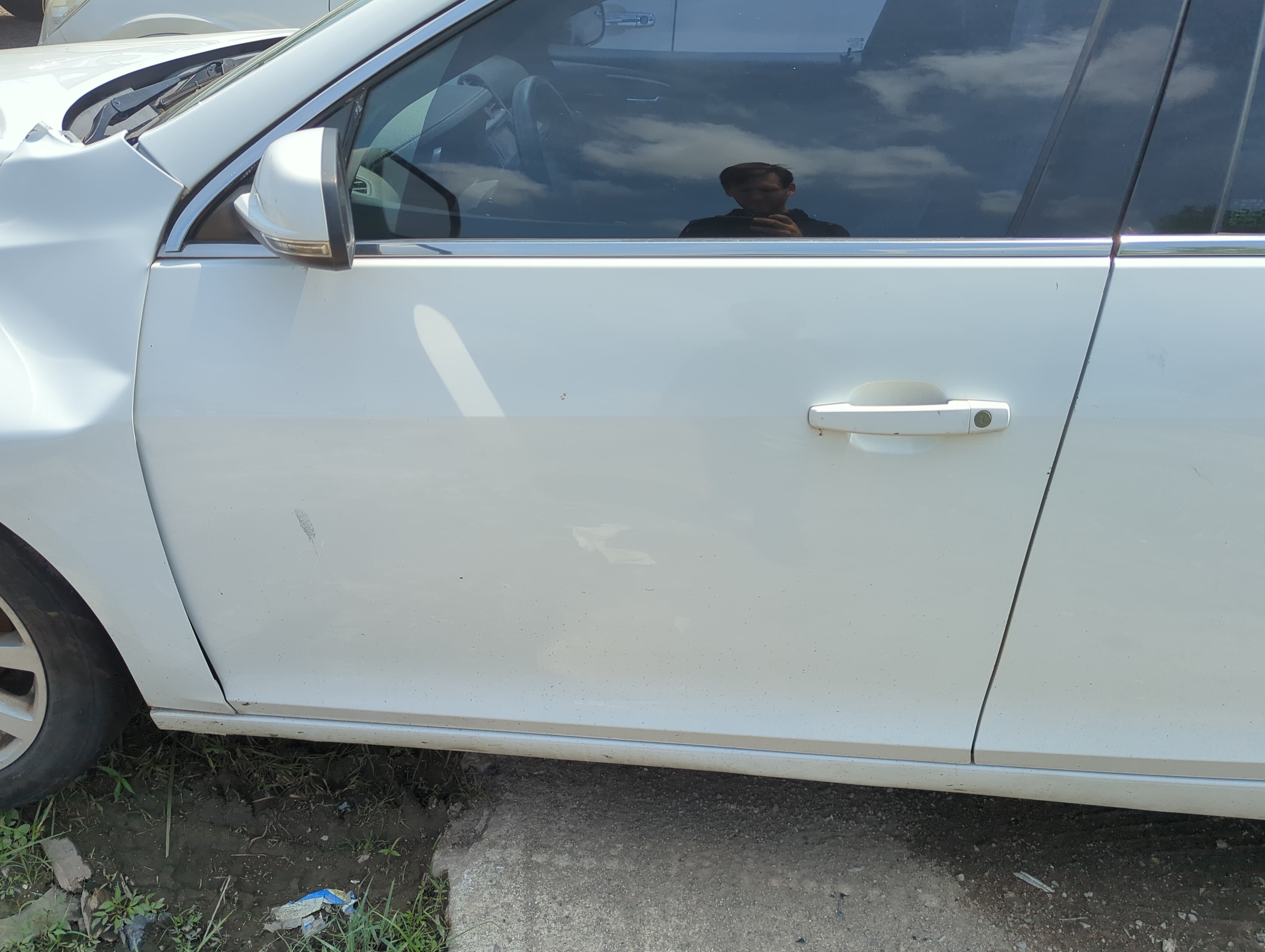 2013-2014 Chevrolet Malibu Driver Front Door Oem 1099153 - Oemusedautoparts1.com
