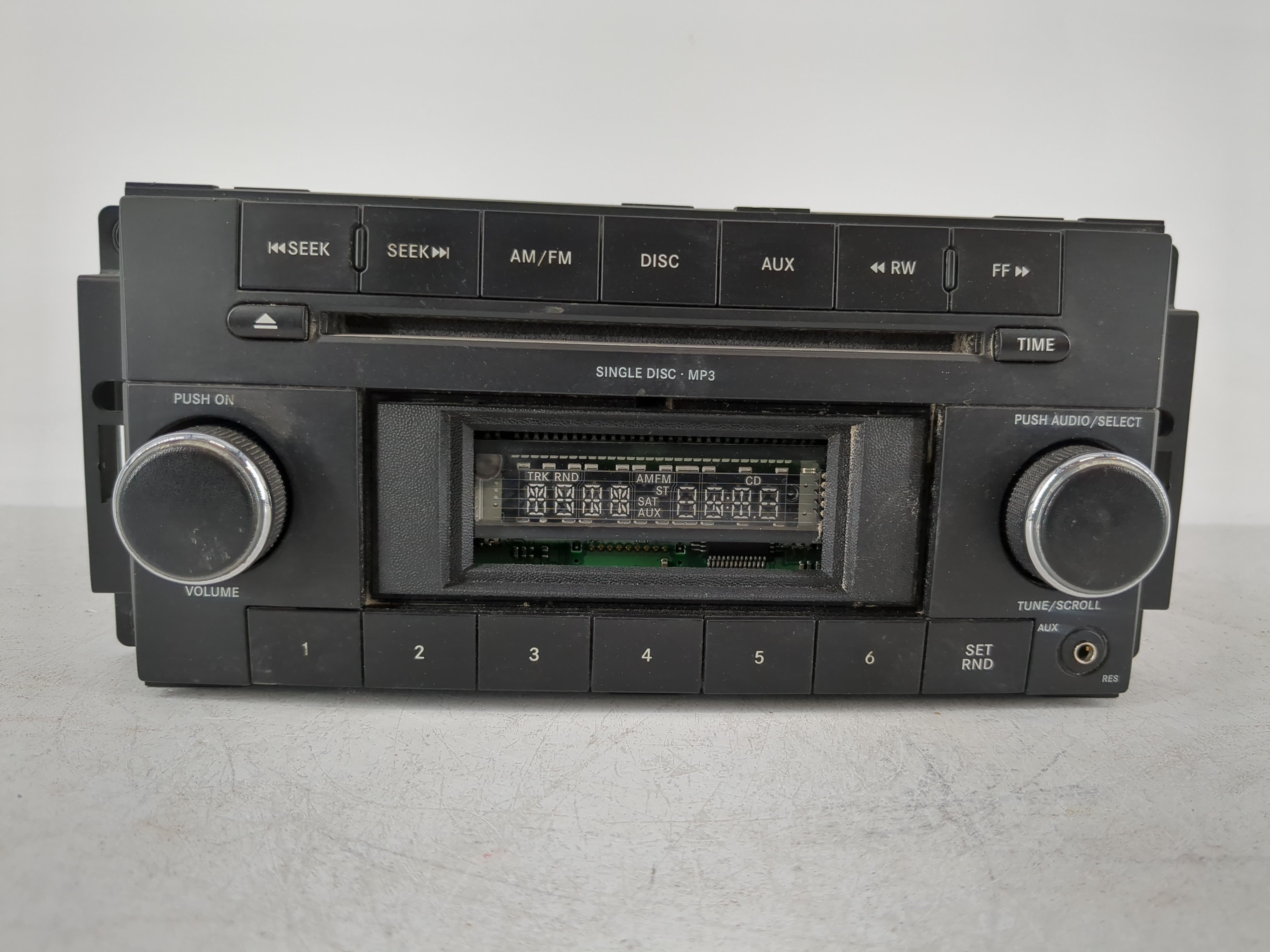 Picture of 2007-2010 Jeep Patriot Am Fm Cd Player Radio Receiver 1099336