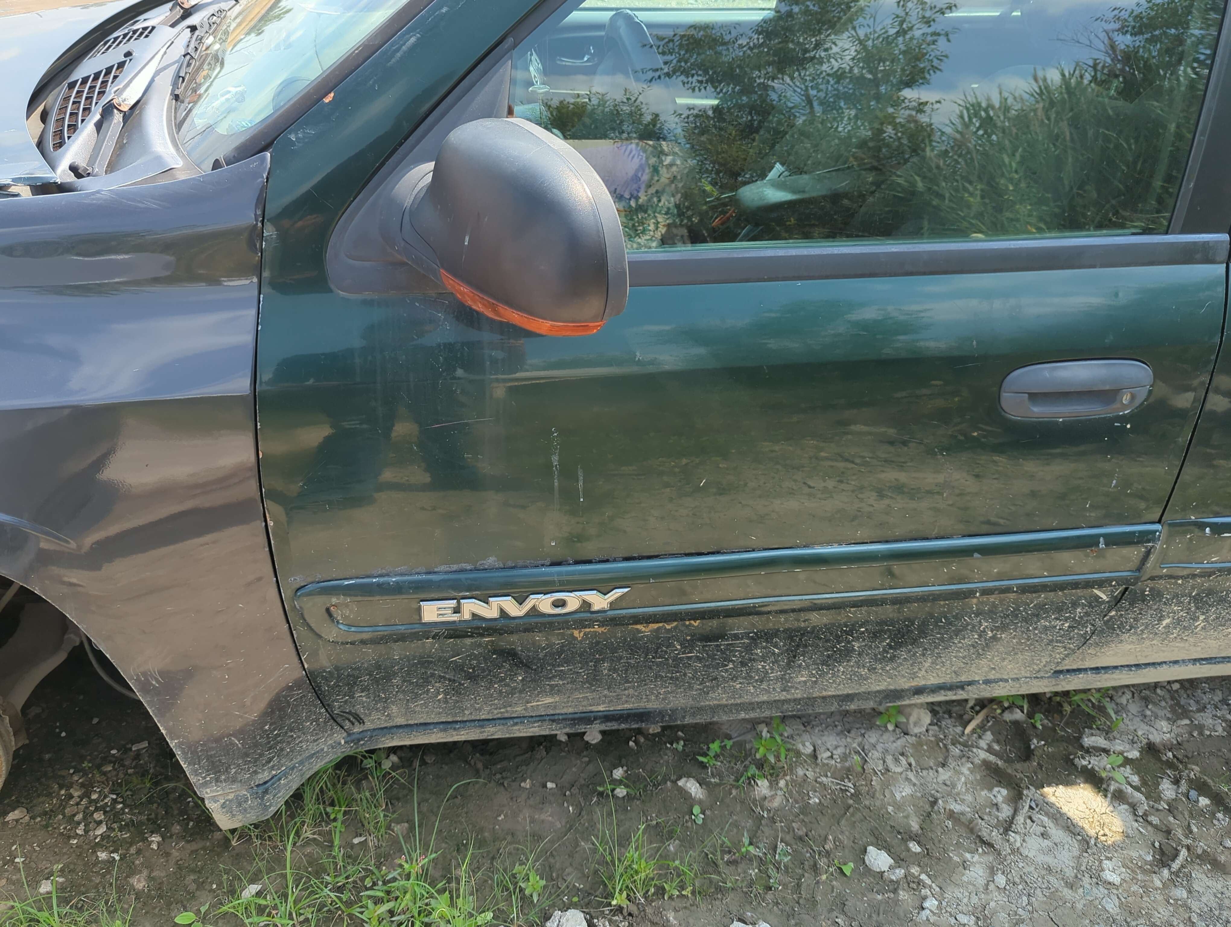 Picture of 2002-2004 Gmc Envoy Driver Front Door Oem 1099403