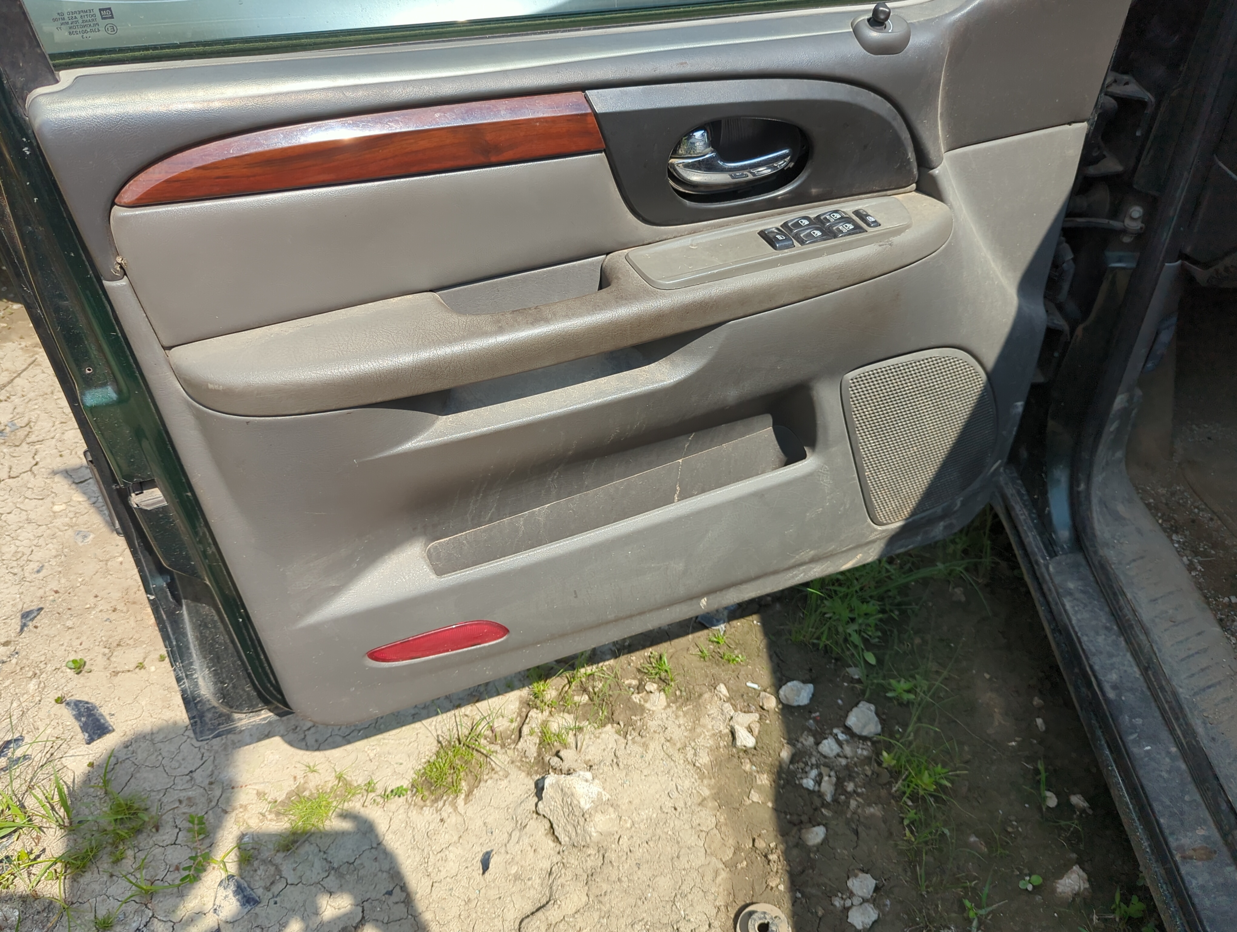 Picture of 2003 Gmc Envoy Front Left Driver Interior Door Panel Trim 1099492