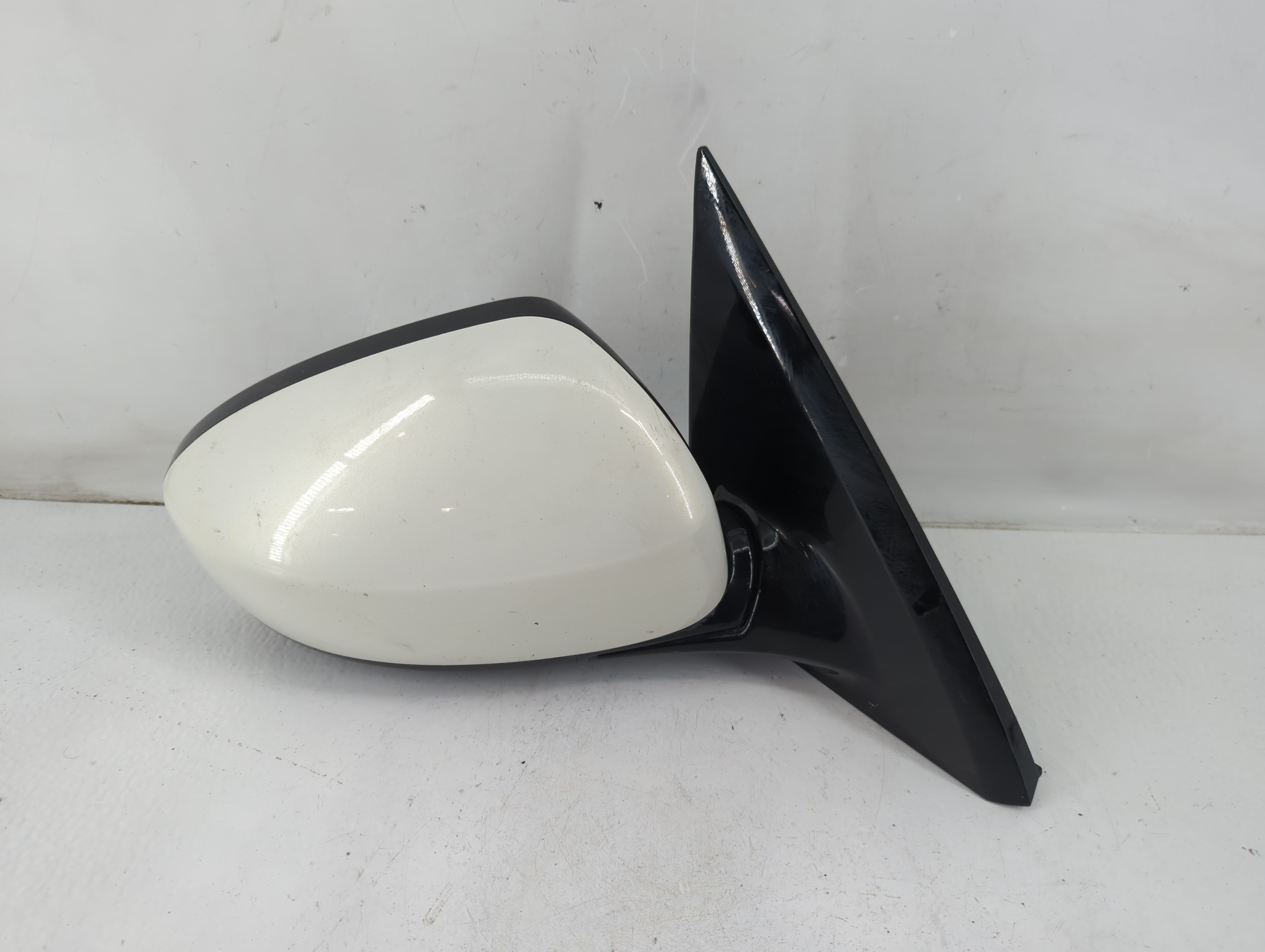 2013-2016 Nissan Pathfinder Passenger Right Side View Power Door Mirror 1099530 - Oemusedautoparts1.com