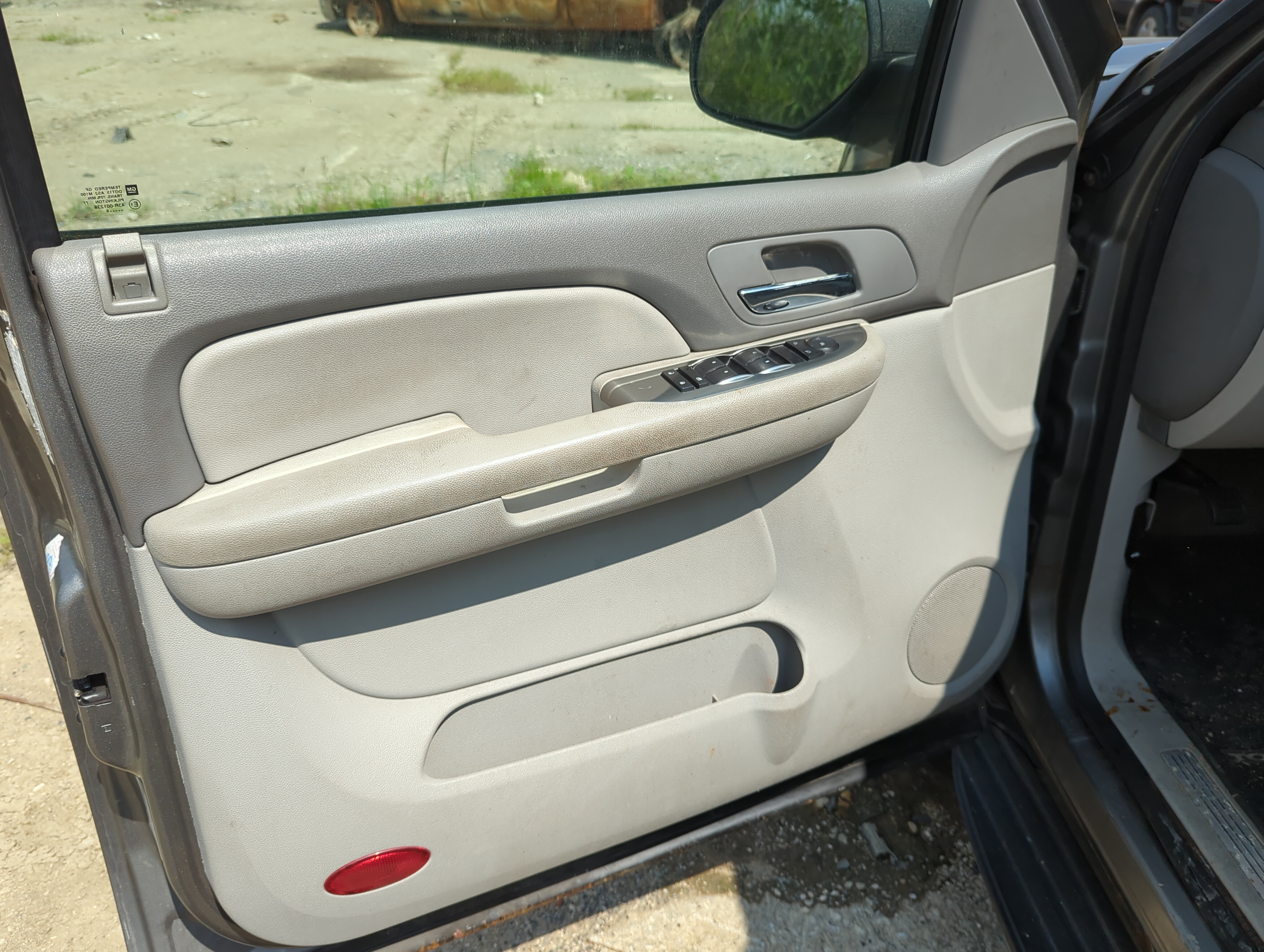 Picture of 2007 Chevrolet Tahoe Front Left Driver Interior Door Panel Trim 1099669