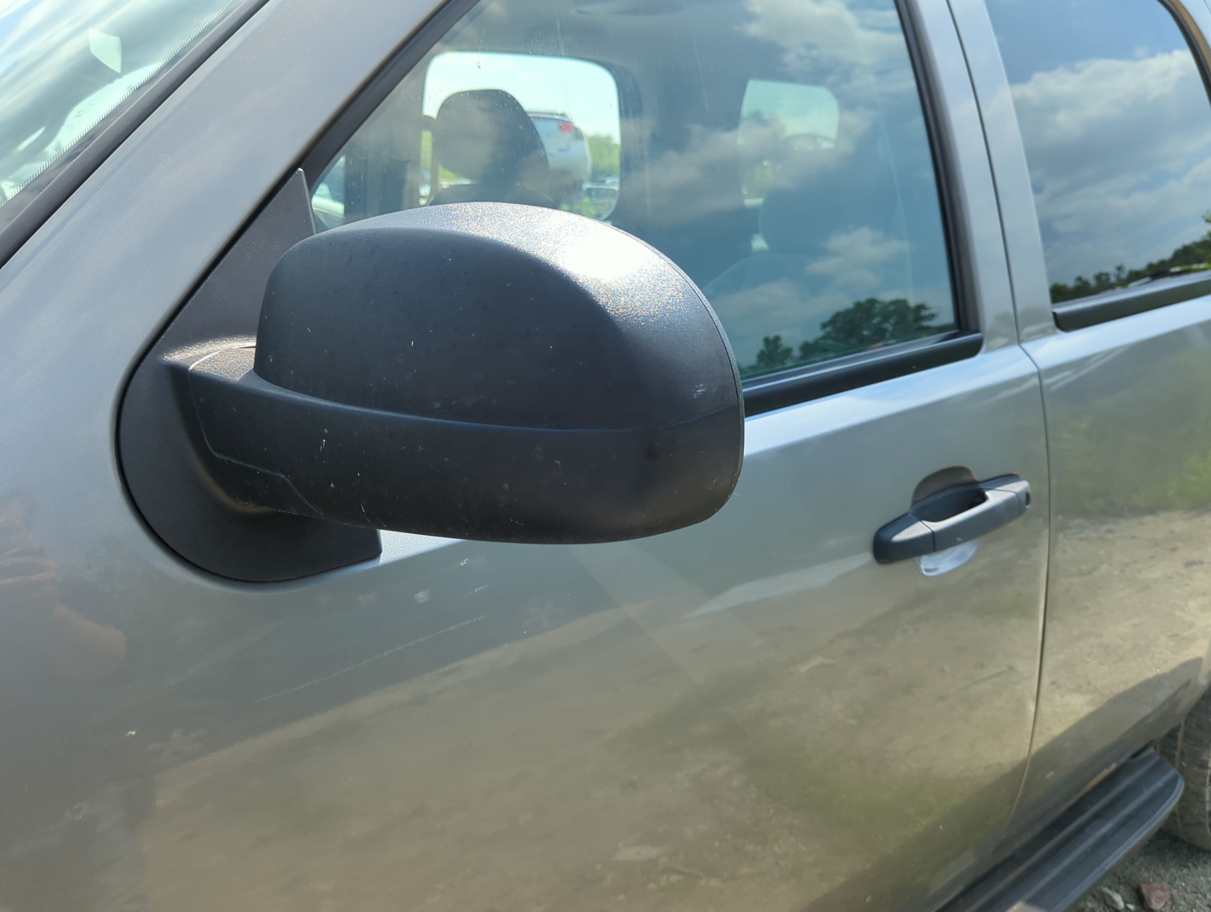 2007-2014 Chevrolet Tahoe Driver Left Side View Power Door Mirror 1099709 - Oemusedautoparts1.com