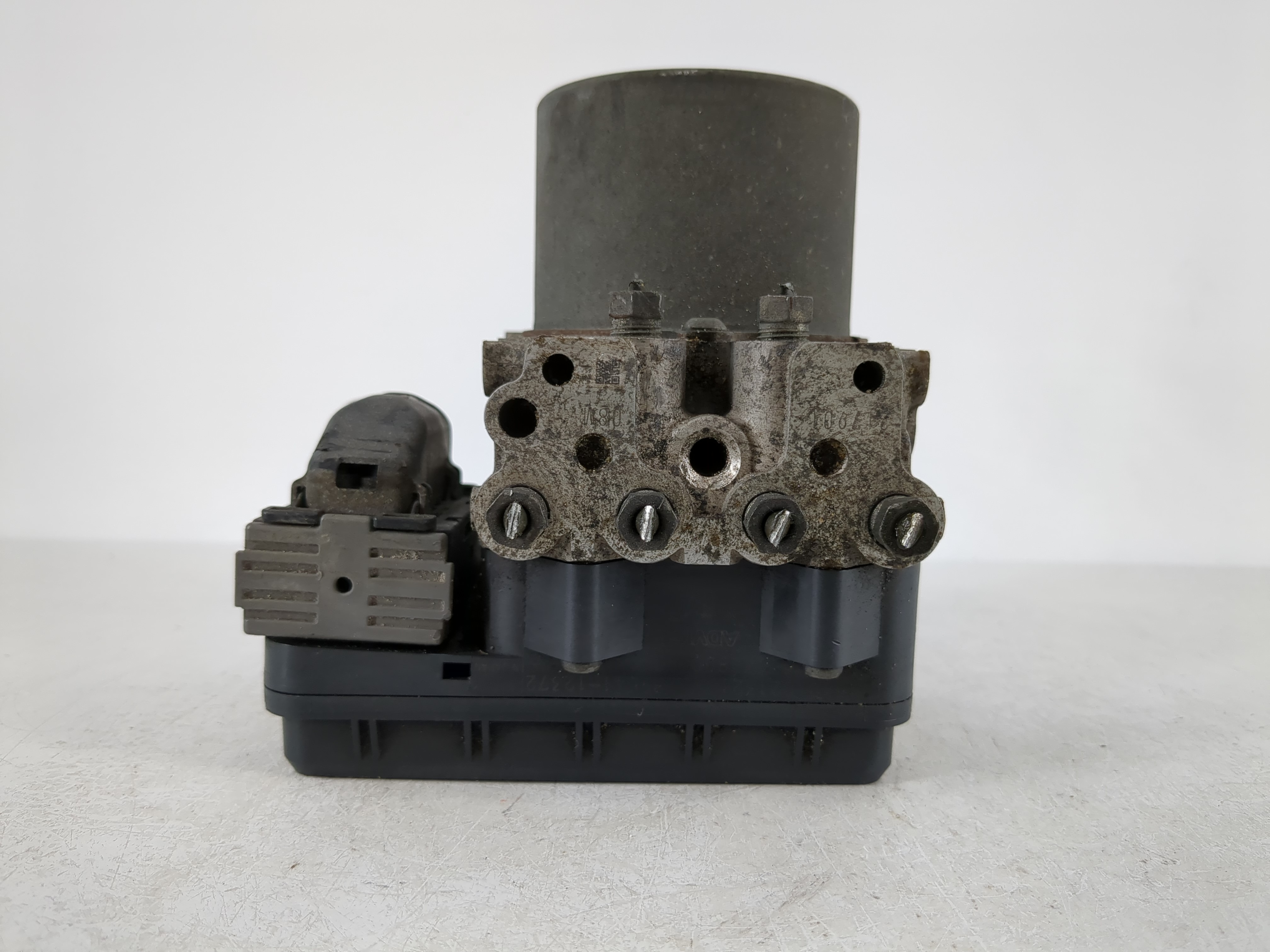 Picture of 2010-2010 Toyota Matrix Abs Pump Control Module 1099751