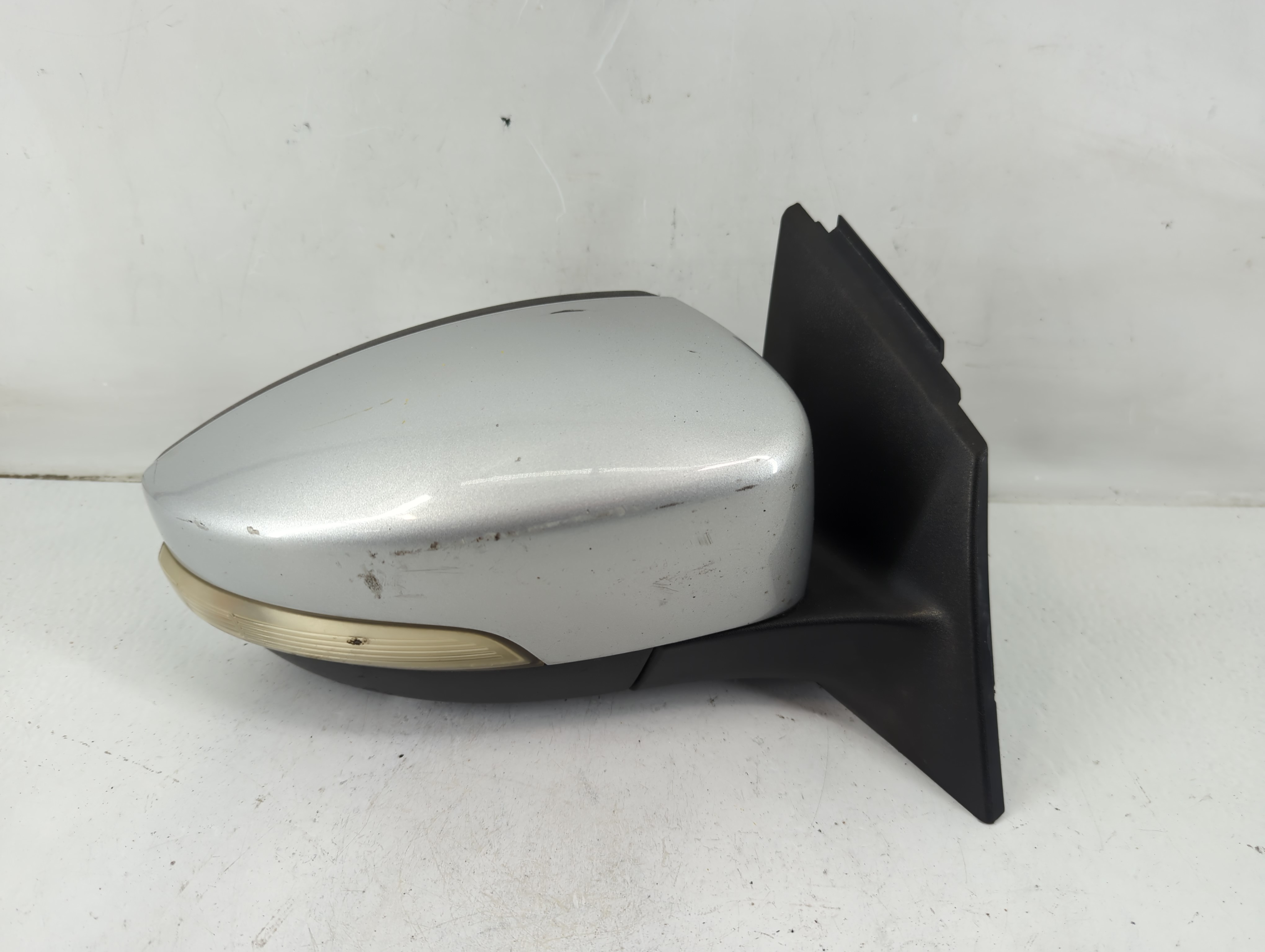 2012-2014 Ford Focus Passenger Right Side View Power Door Mirror Silver 1099787 - Oemusedautoparts1.com