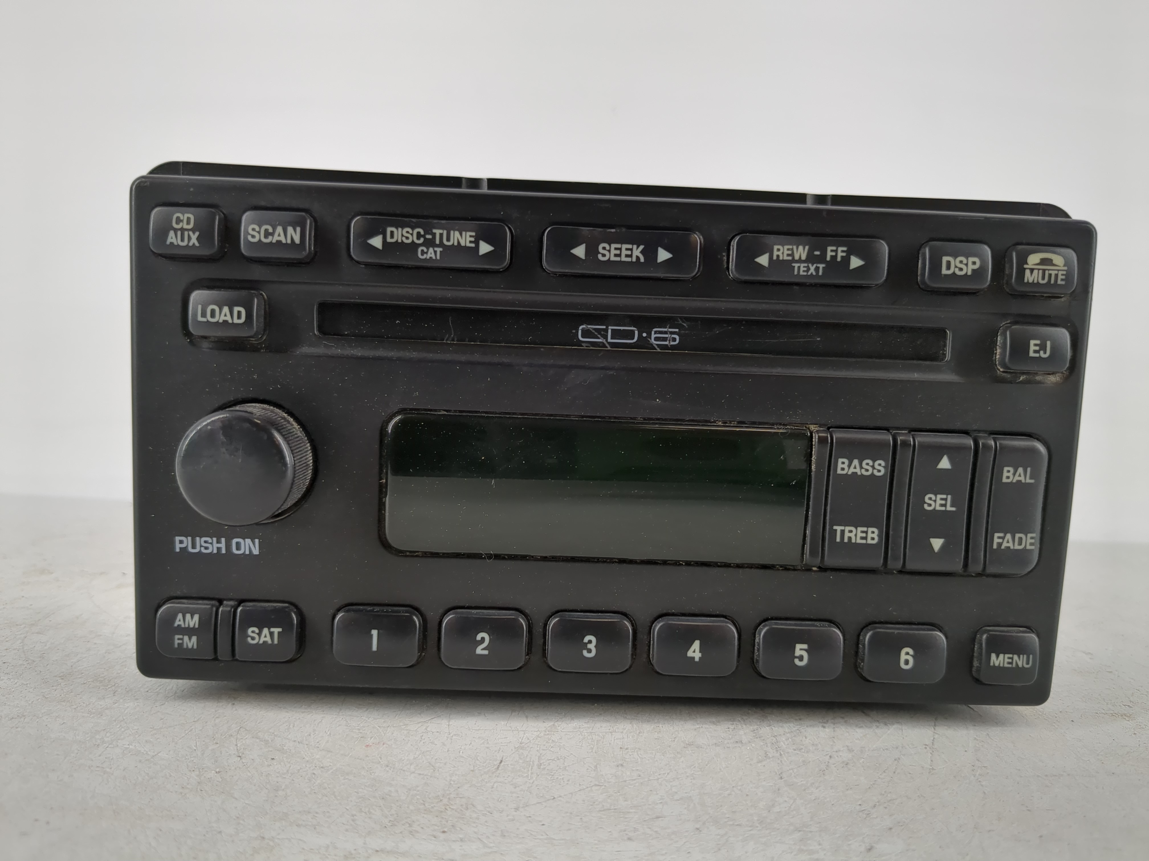 2006-2007 Lincoln Town Car Am Fm Cd Player Radio Receiver 1099806 - Oemusedautoparts1.com