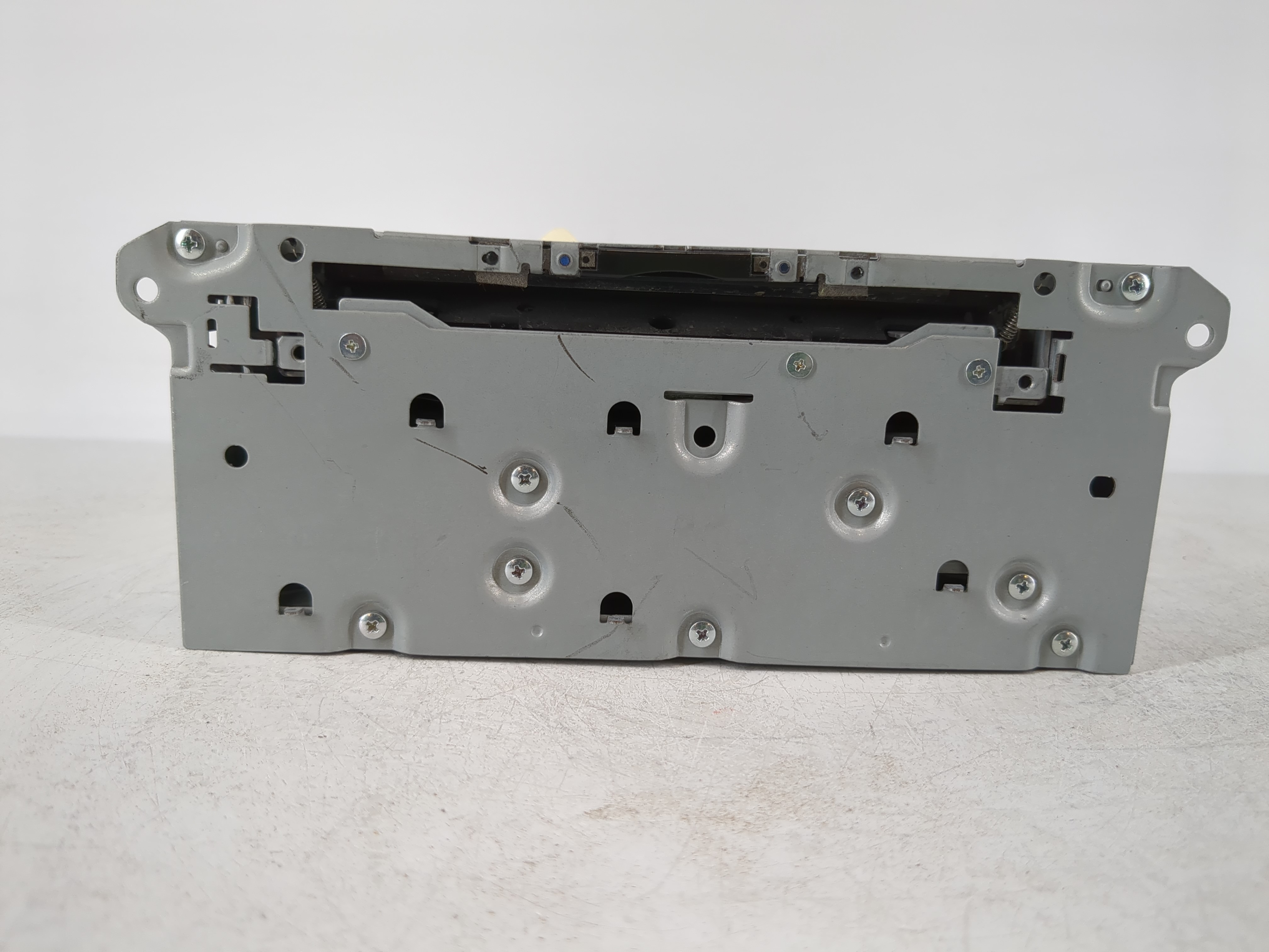 2017-2019 Infiniti Qx30 Am Fm Cd Player Radio Receiver 1099834 - Oemusedautoparts1.com