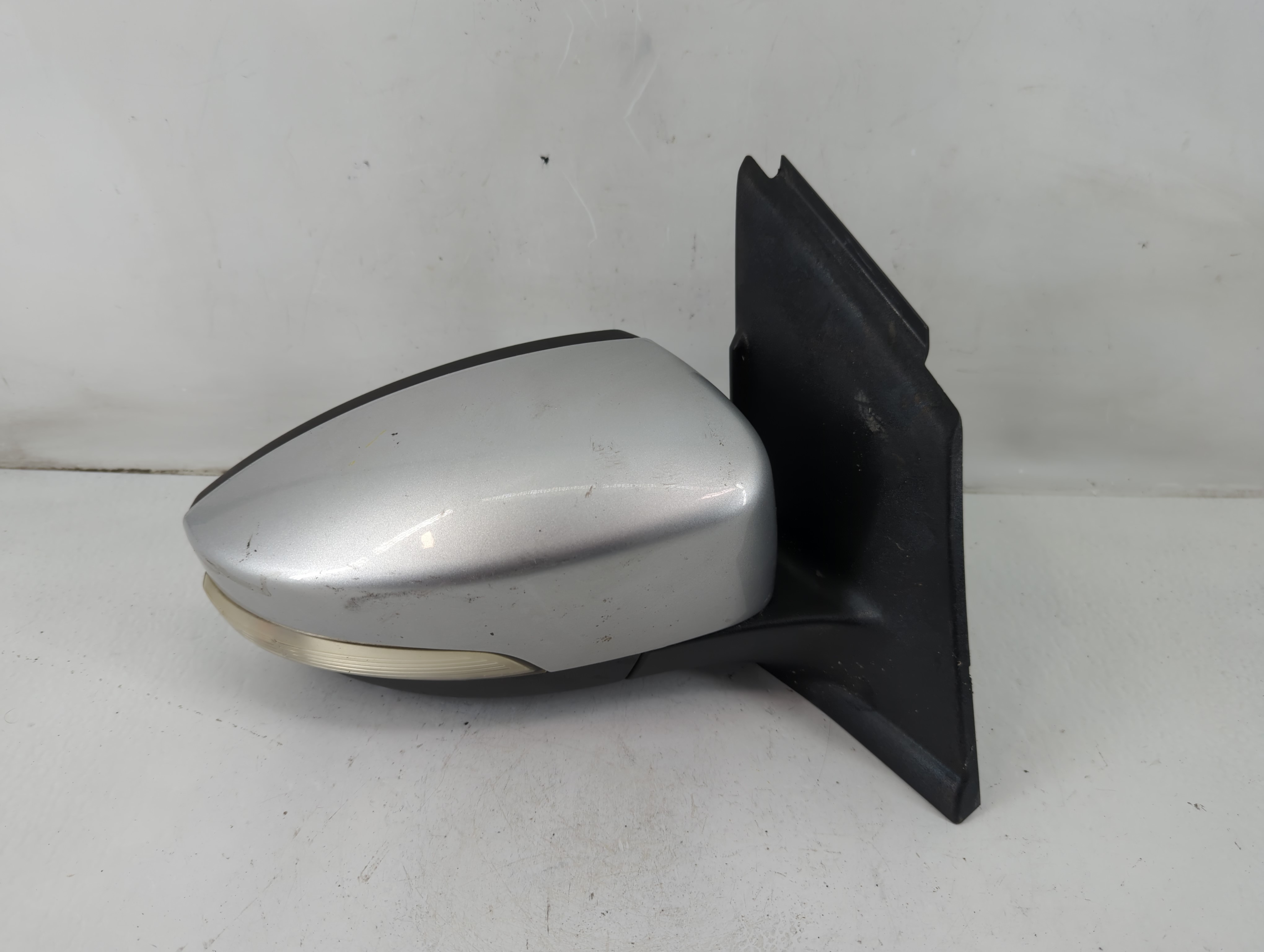 2013-2016 Ford Escape Passenger Right Side View Power Door Mirror Silver 1099845 - Oemusedautoparts1.com