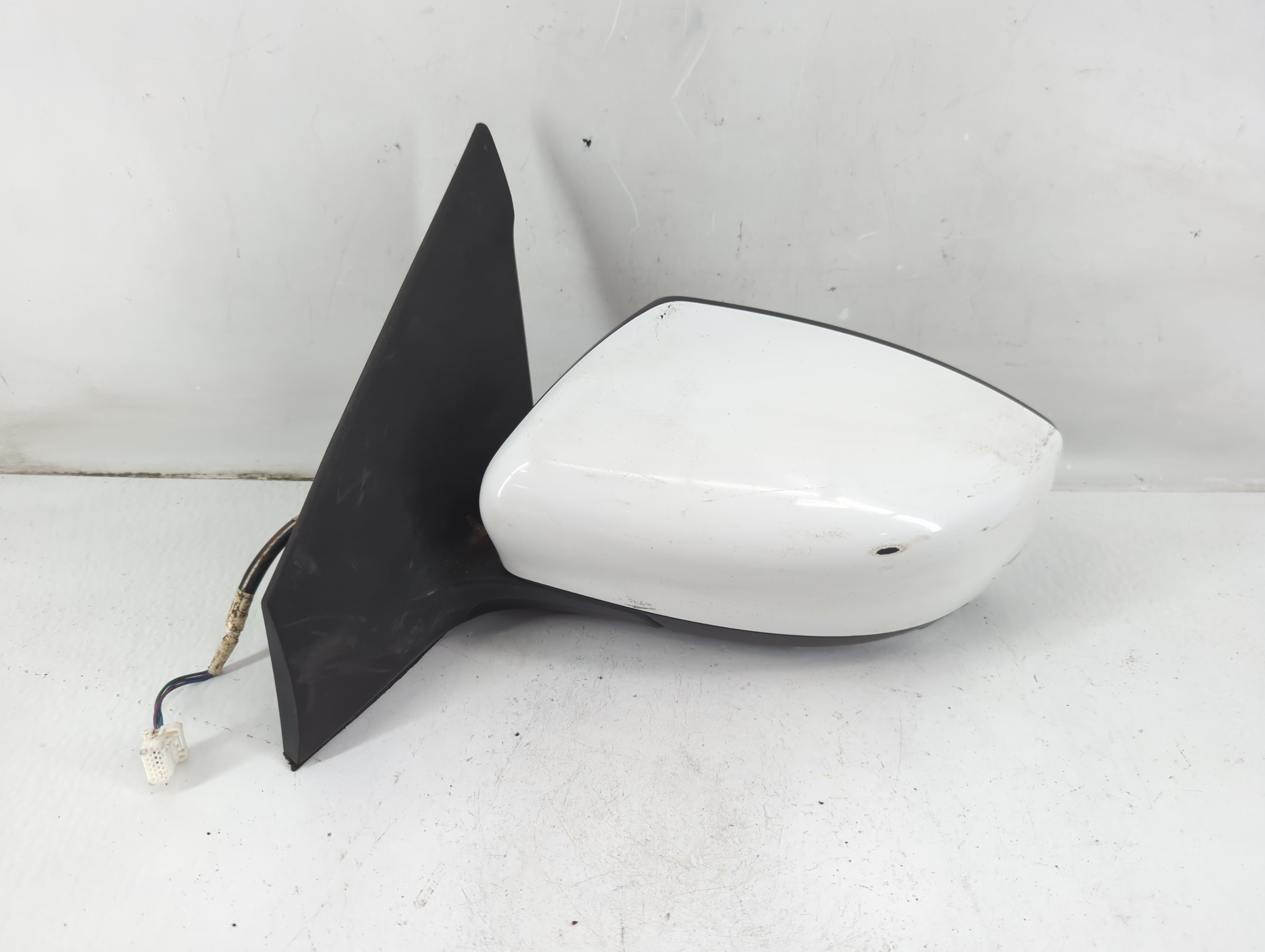 Picture of 2016-2019 Nissan Sentra Driver Left Side View Power Door Mirror White 1099849