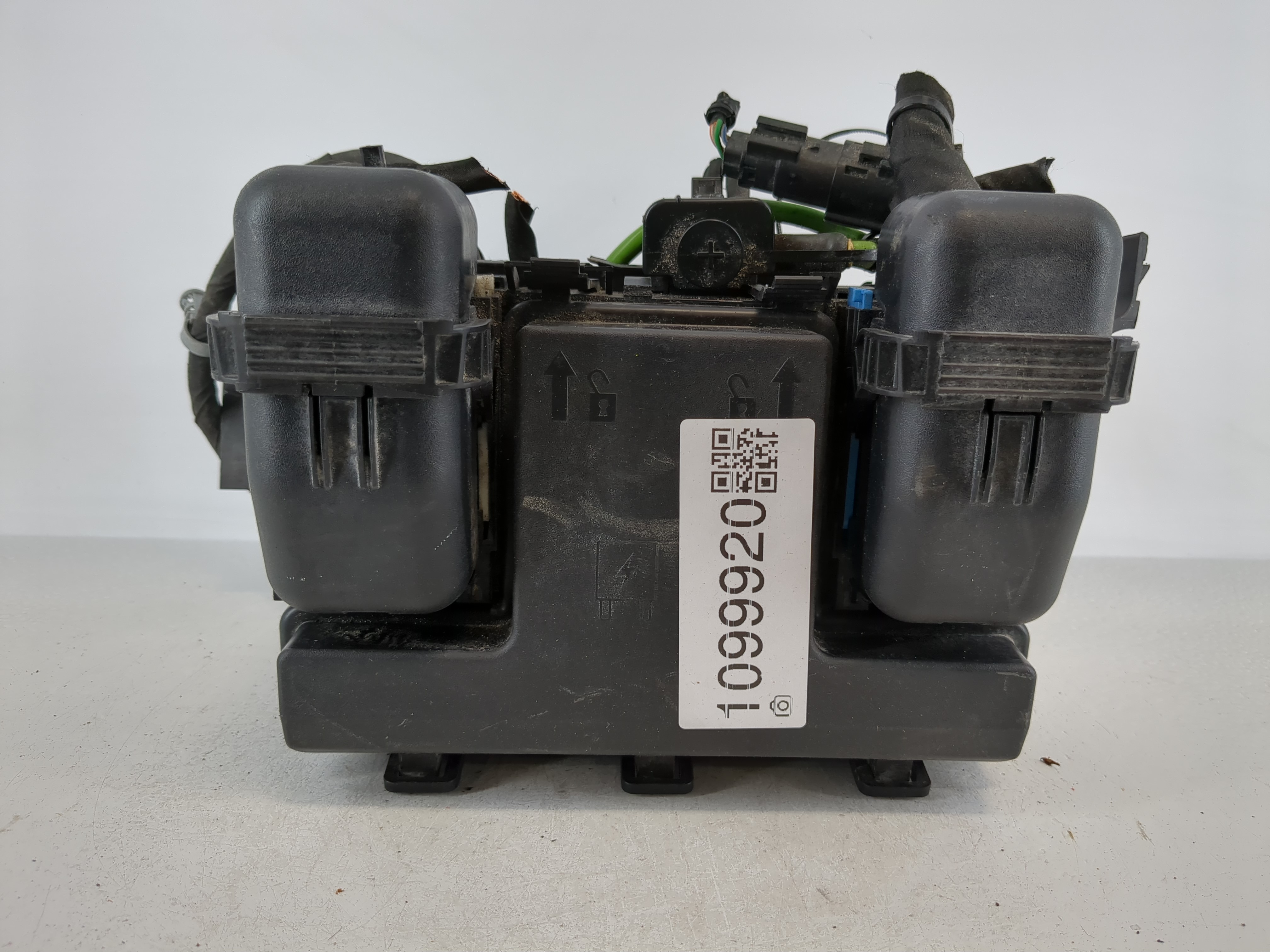 2017-2020 Ford Fusion Fusebox Fuse Box Relay Module G2gt 14a075 Aa 1099920 - Oemusedautoparts1.com
