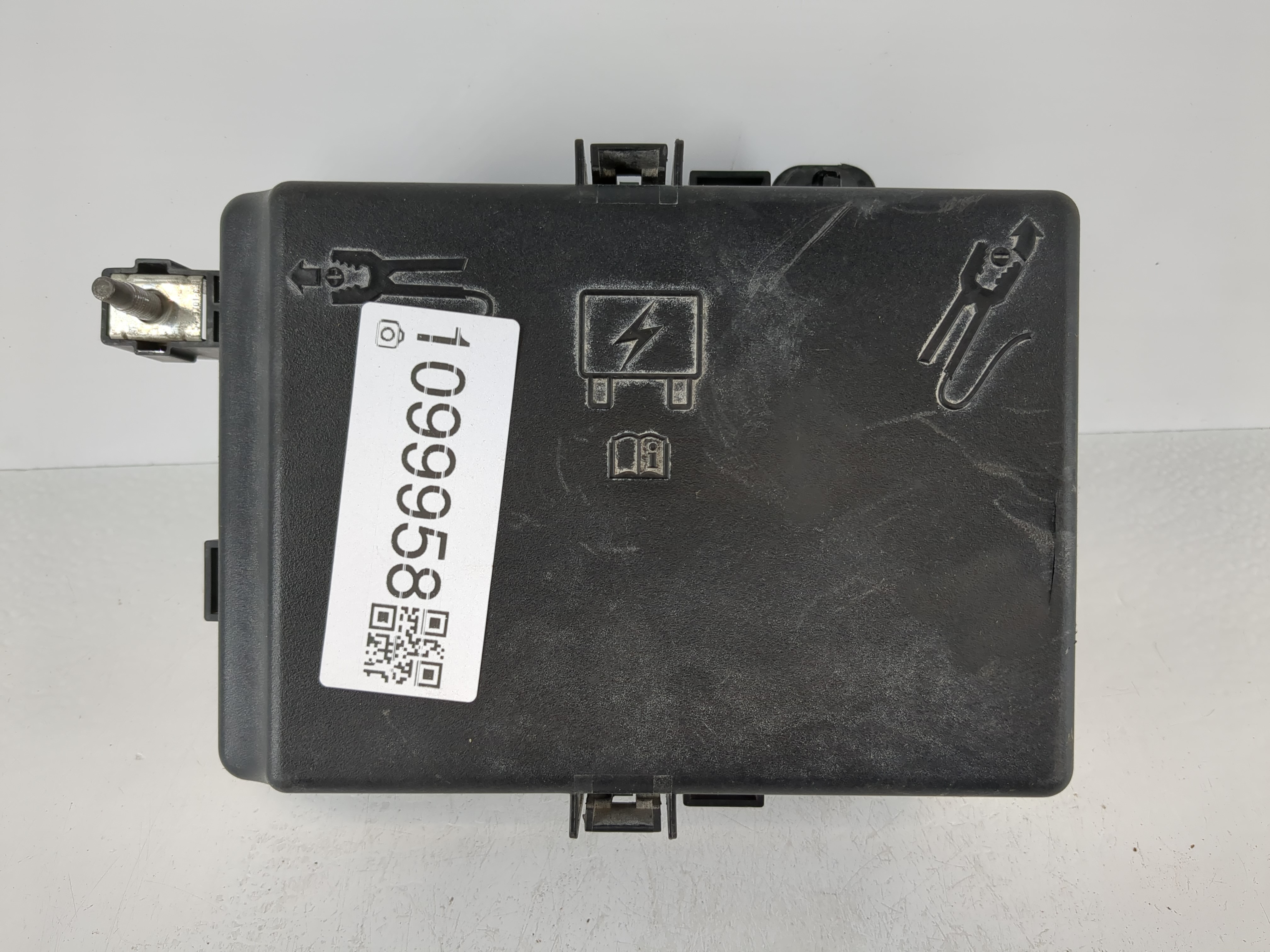 Picture of 2020-2020 Dodge Challenger Fusebox Fuse Box Relay Module P68428812ac 1099958