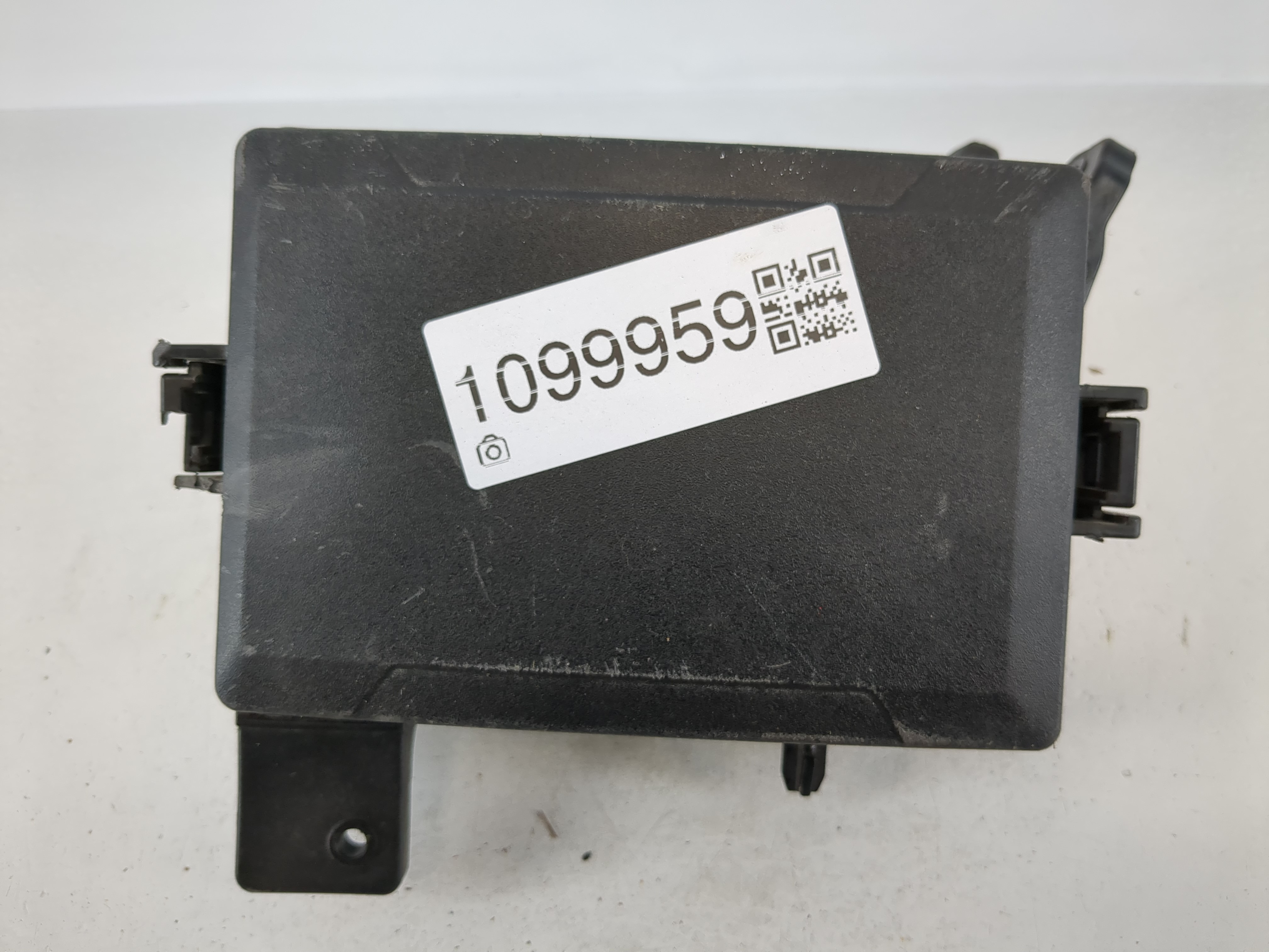 2020-2020 Hyundai Venue Fusebox Fuse Box Relay Module 91270 K2110 1099959 - Oemusedautoparts1.com