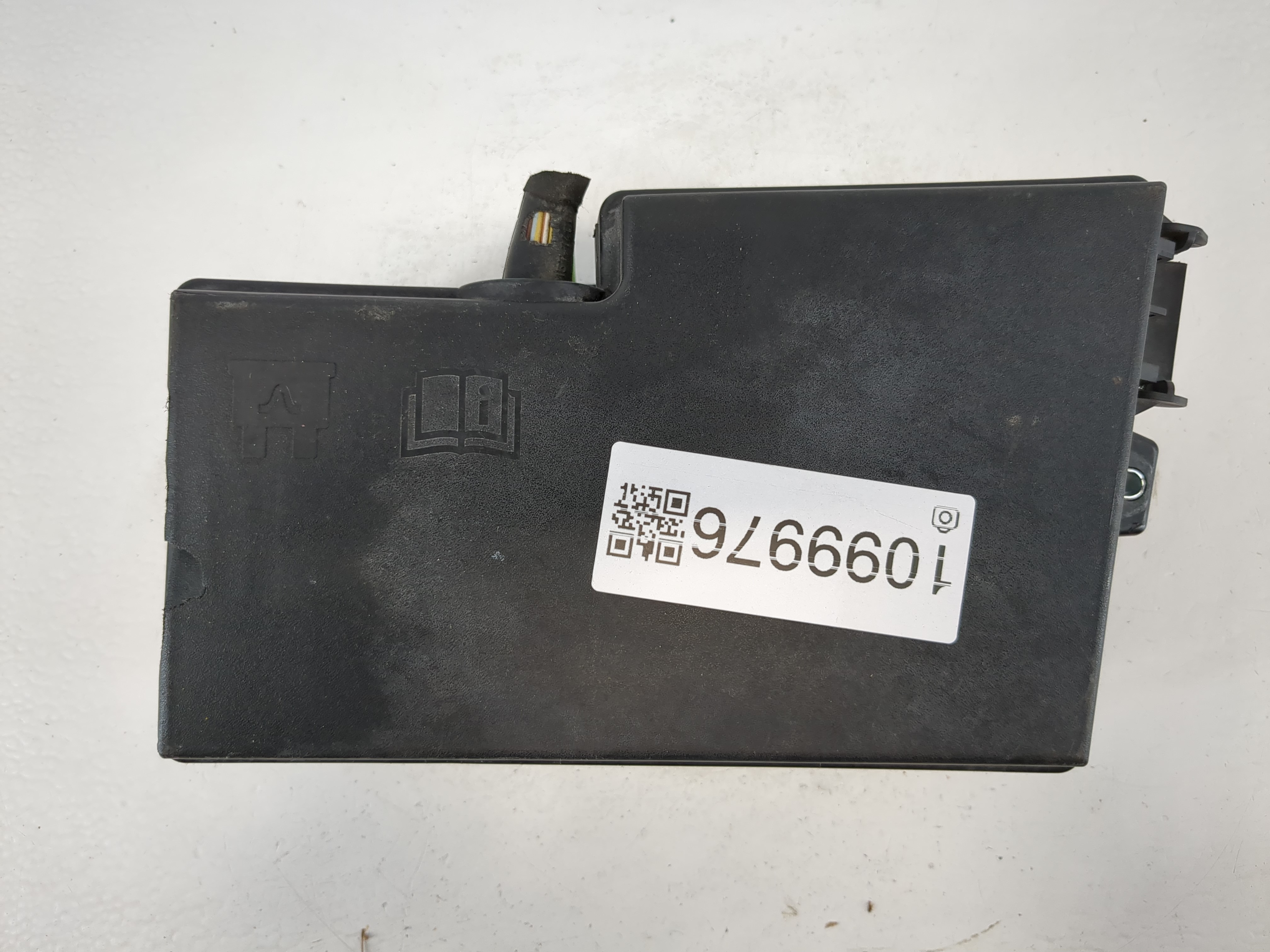 2018-2018 Ford Escape Fusebox Fuse Box Relay Module Av6t-14a067-ad 1099976 - Oemusedautoparts1.com