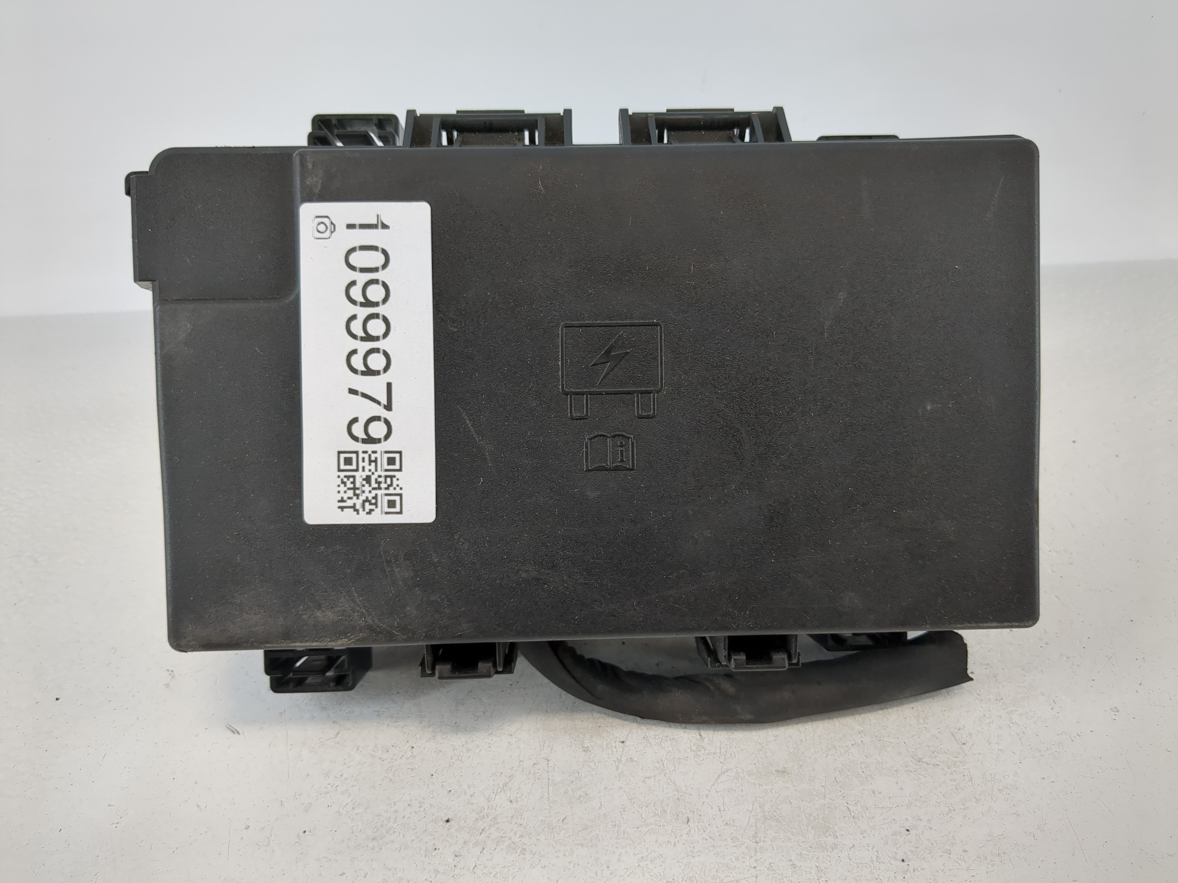 2014 Jeep Grand Cherokee Fusebox Fuse Box Relay Module P68137439ac 1099979 - Oemusedautoparts1.com