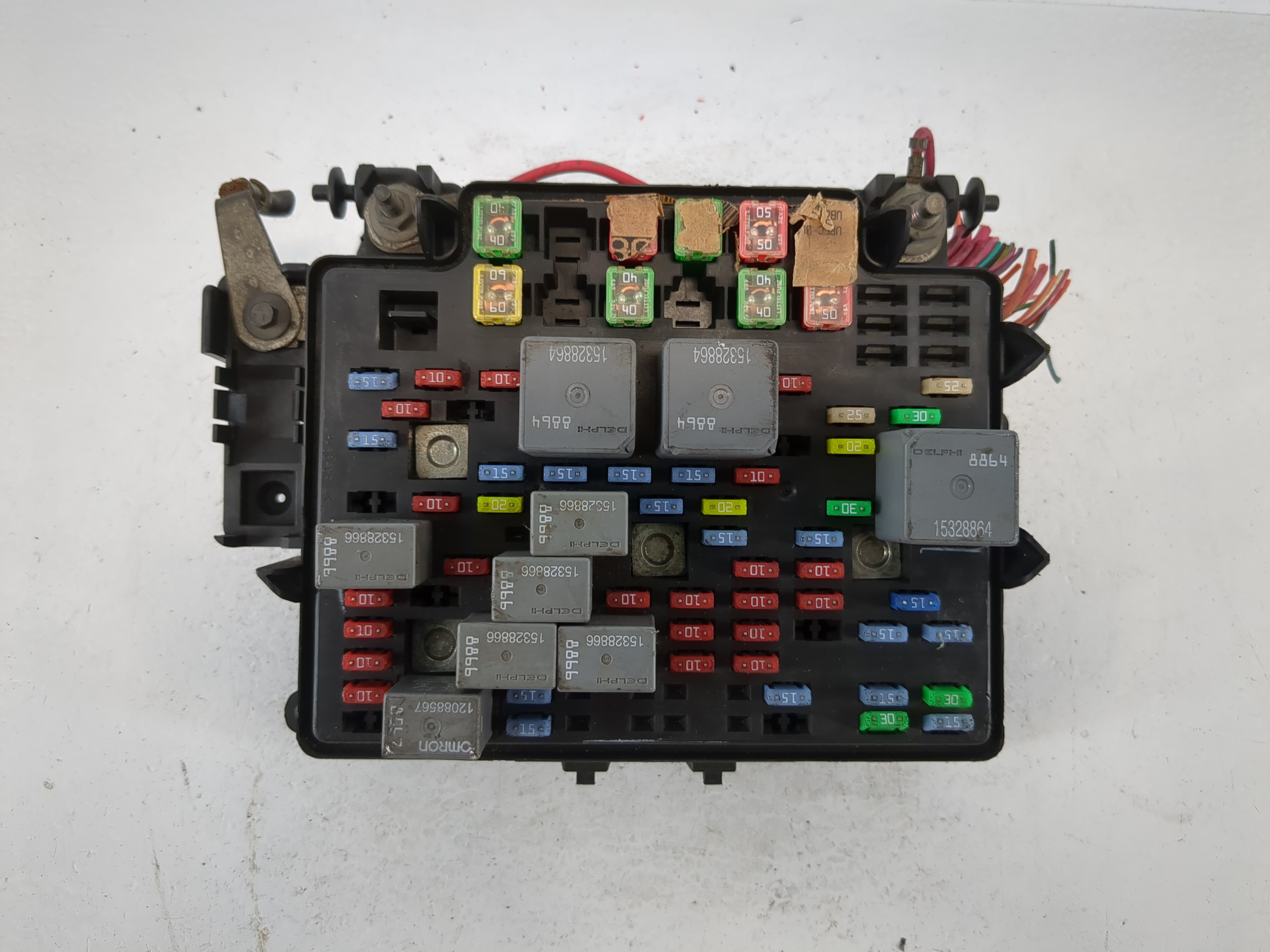 2006-2007 Chevrolet Silverado 2500 Fusebox Fuse Box Relay Module 1099987 - Oemusedautoparts1.com
