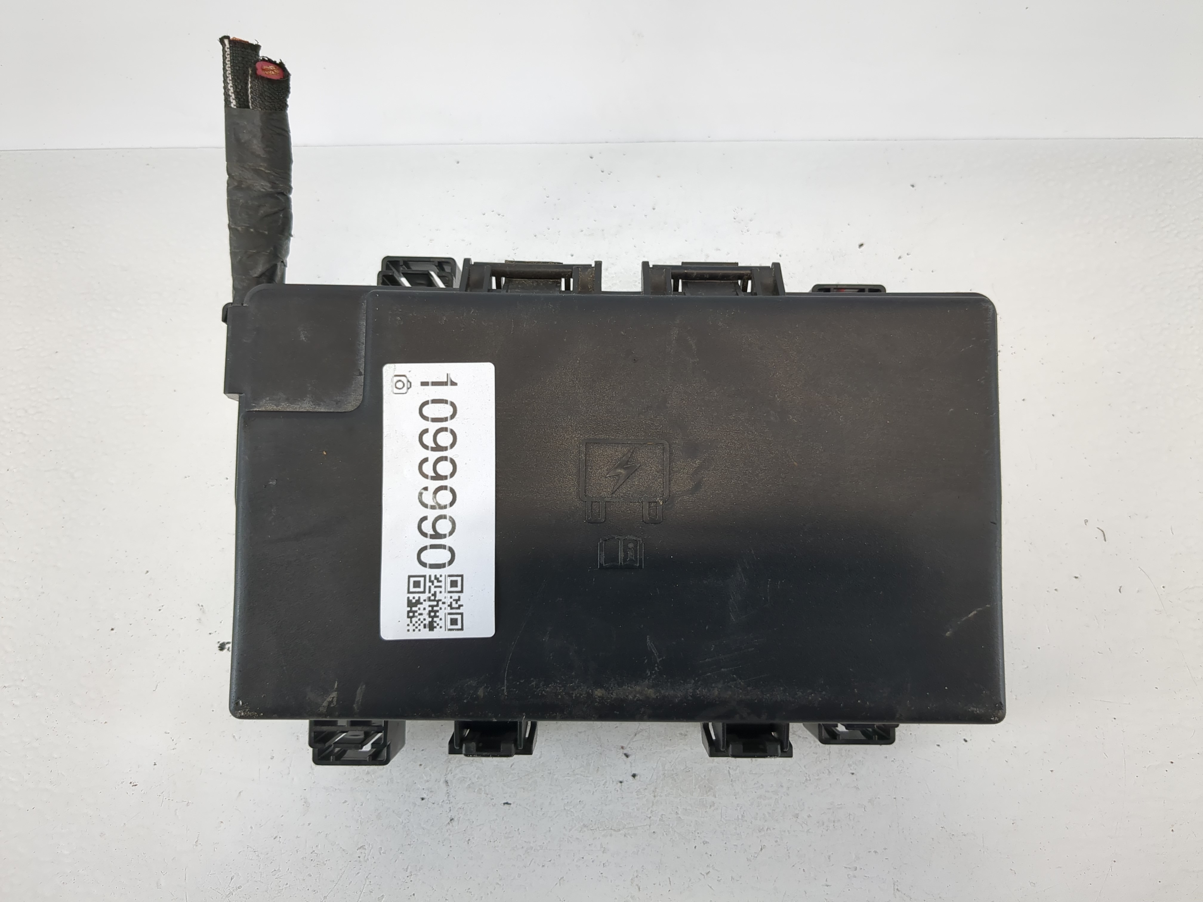 2020 Jeep Grand Cherokee Fusebox Fuse Box Relay Module P68425203ab 1099990 - Oemusedautoparts1.com