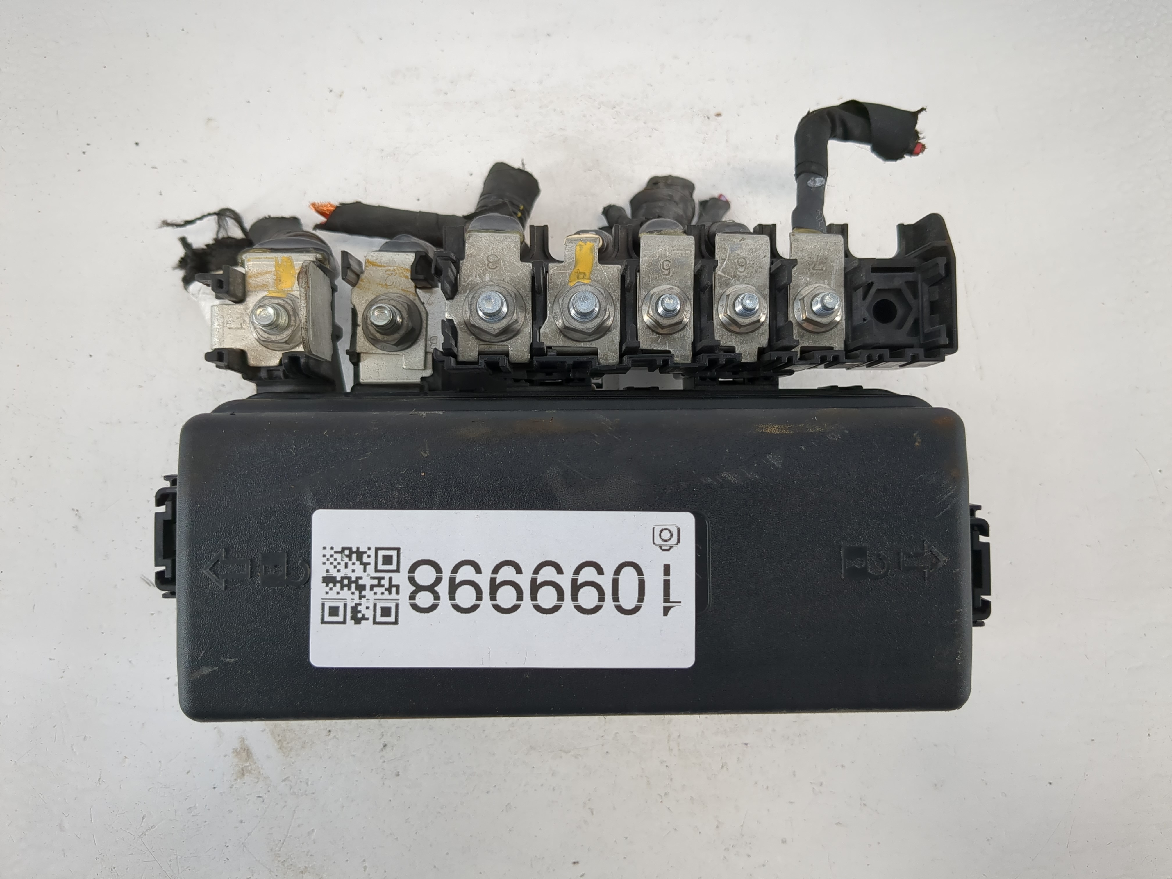 Picture of 2025 Cadillac Ct4 Fusebox Fuse Box Relay Module 85106589 1099998