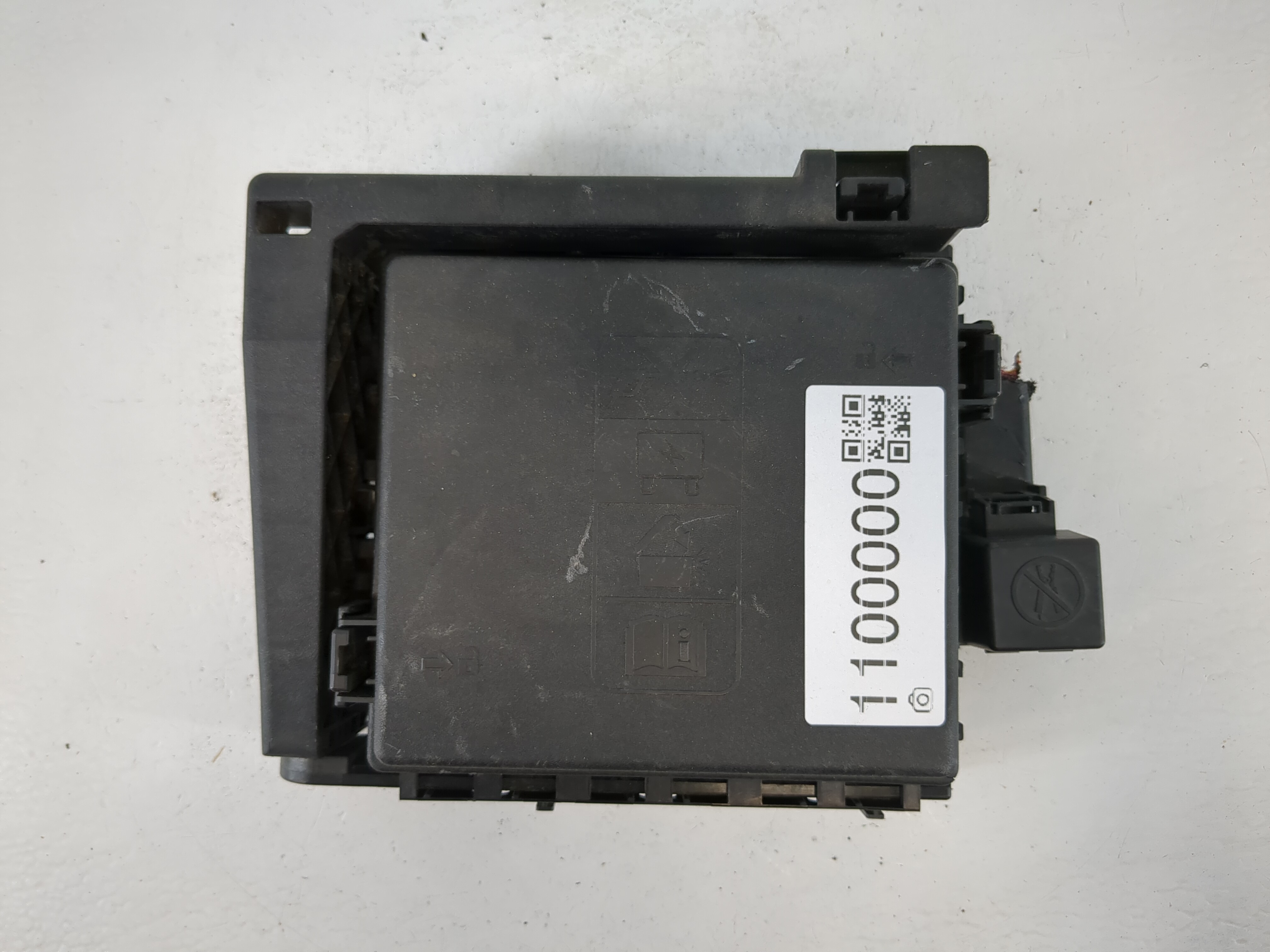 2019-2020 Buick Enclave Fusebox Fuse Box Relay Module 84303340 1100000 - Oemusedautoparts1.com