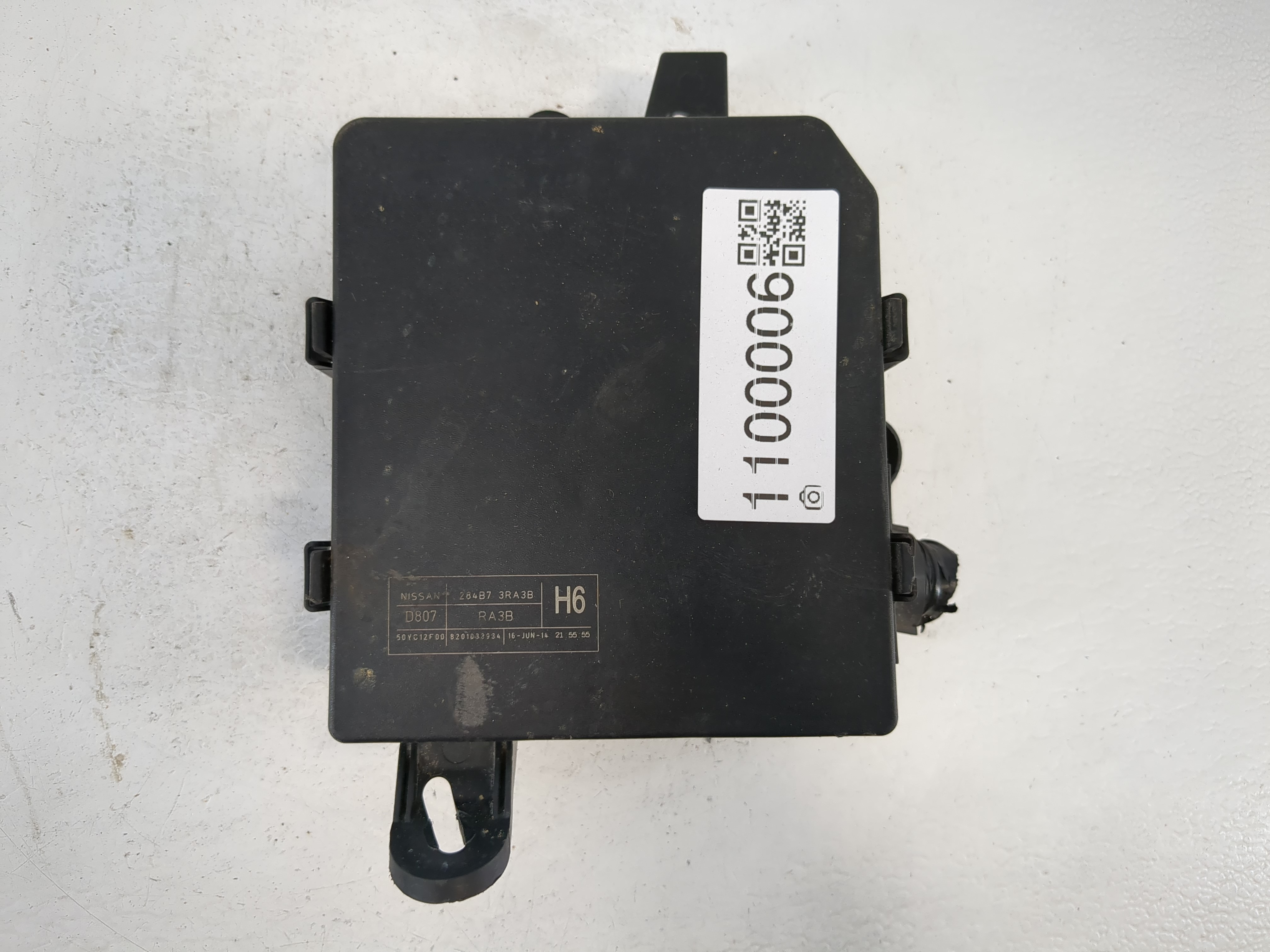 Picture of 2013-2019 Nissan Sentra Fusebox Fuse Box Relay Module 284b7 3ra3b 1100006