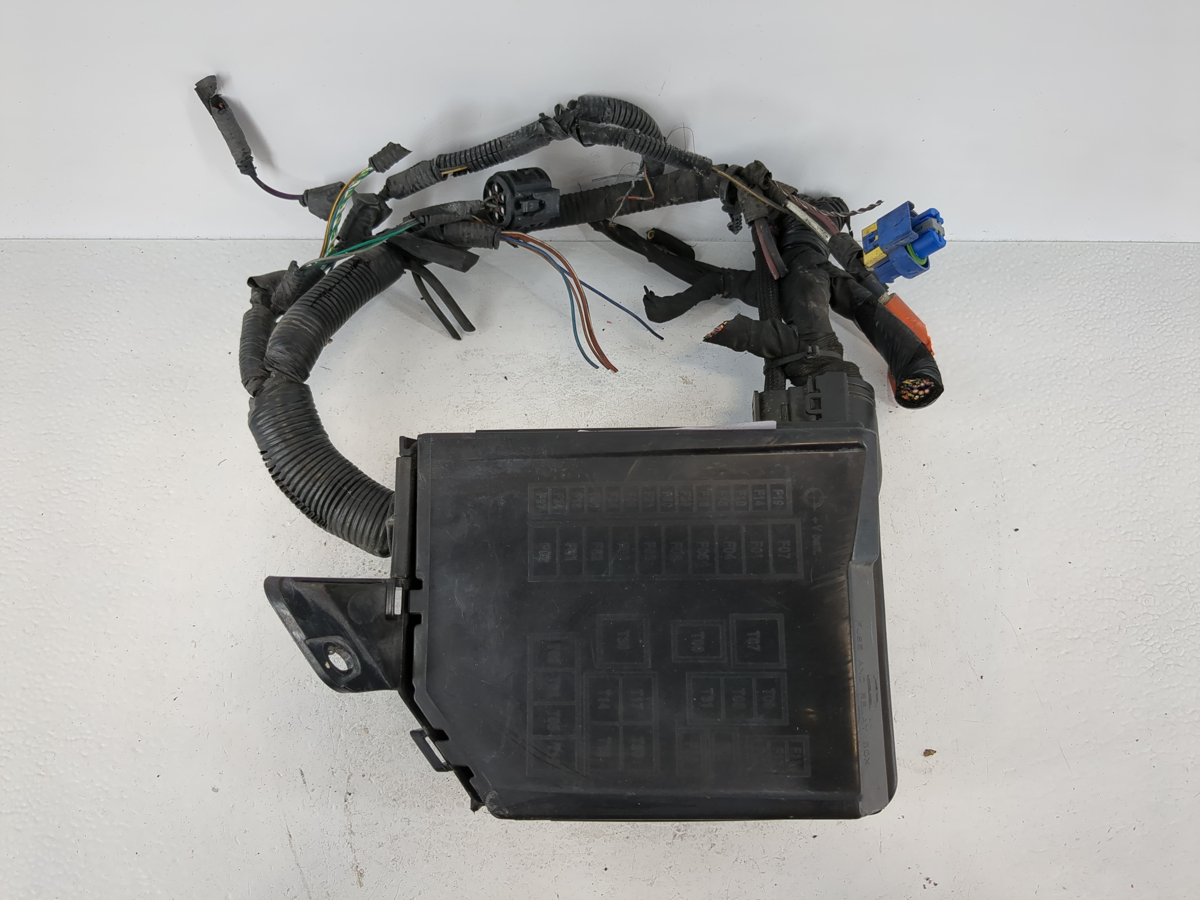 2013-2017 Fiat 500 Fusebox Fuse Box Relay Module 53100999 1100008 - Oemusedautoparts1.com