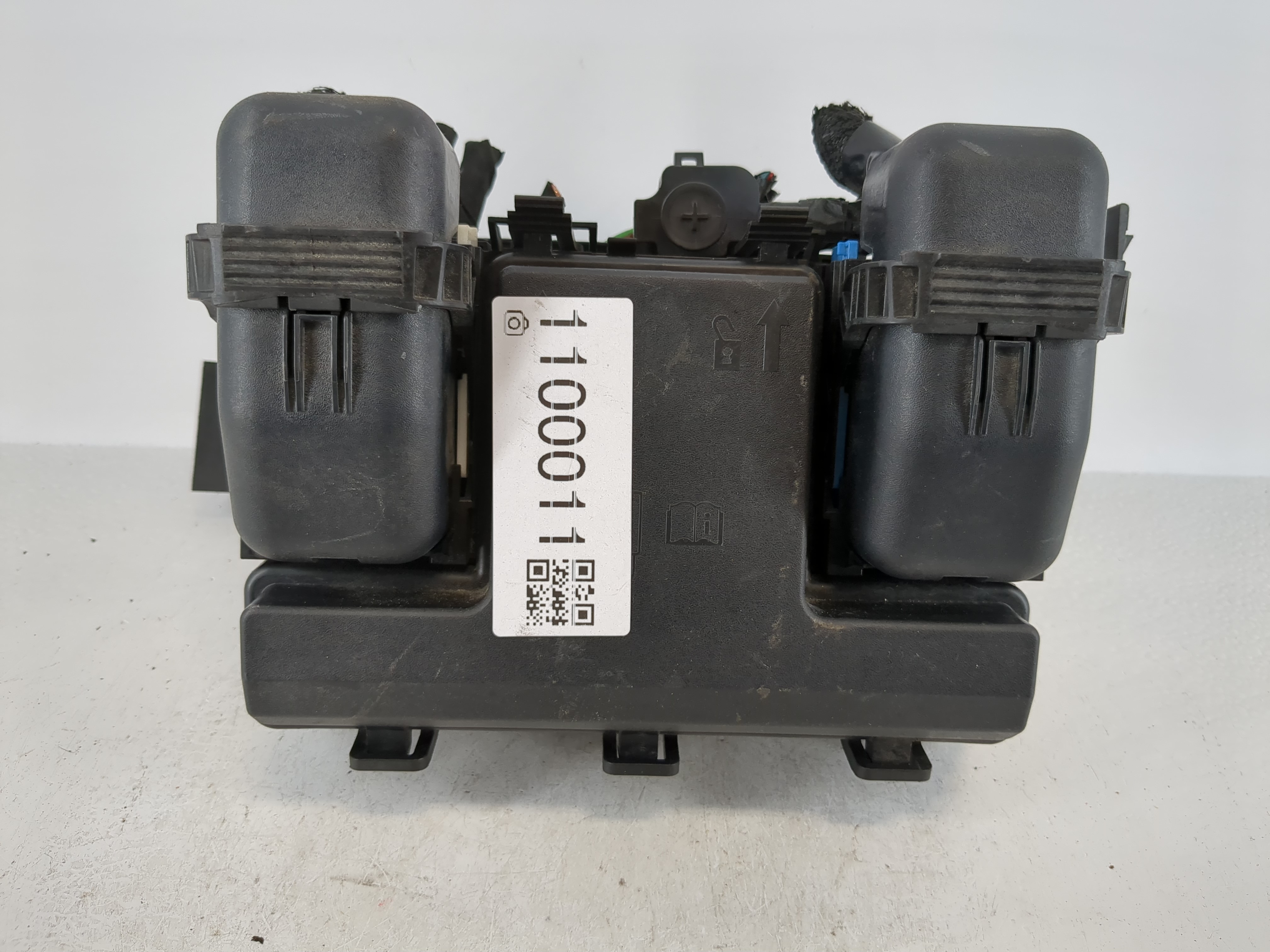 2019-2020 Ford Edge Fusebox Fuse Box Relay Module Gt2t-14a075aa 1100011 - Oemusedautoparts1.com