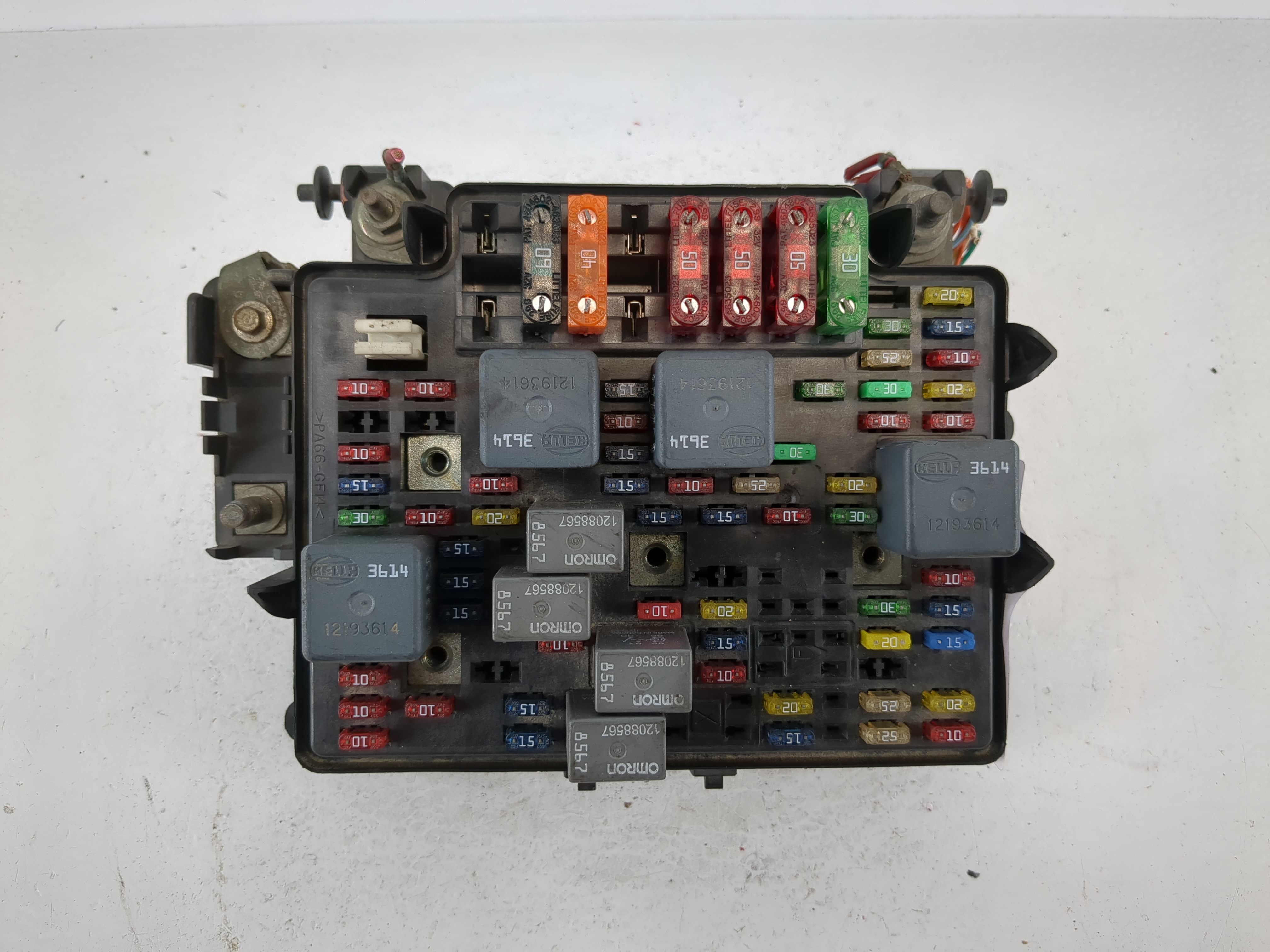 2000-2002 Chevrolet Suburban 1500 Fusebox Fuse Box Relay Module 12193645 1100027 - Oemusedautoparts1.com