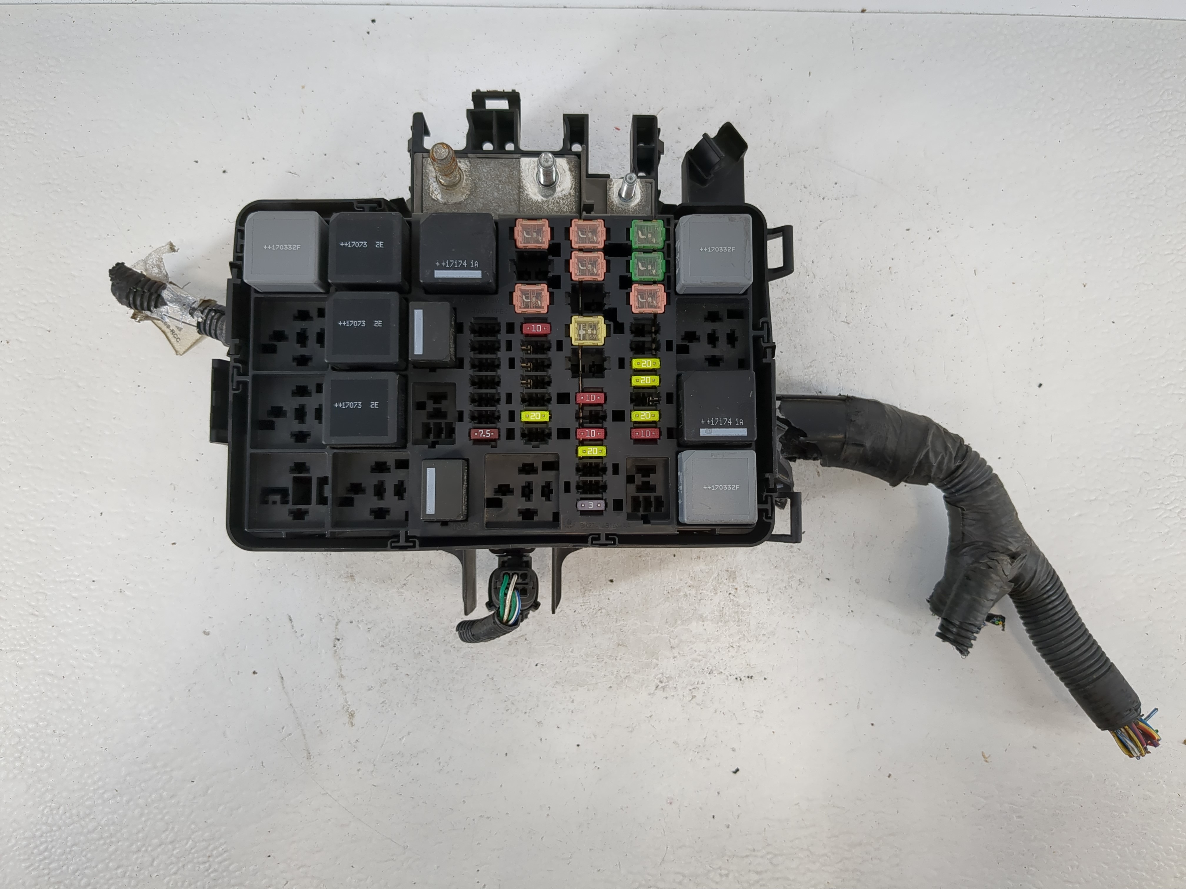 Ford Transit-150 Fusebox Fuse Box Relay Module Bk2t-14a175-aa 1100028 - Oemusedautoparts1.com