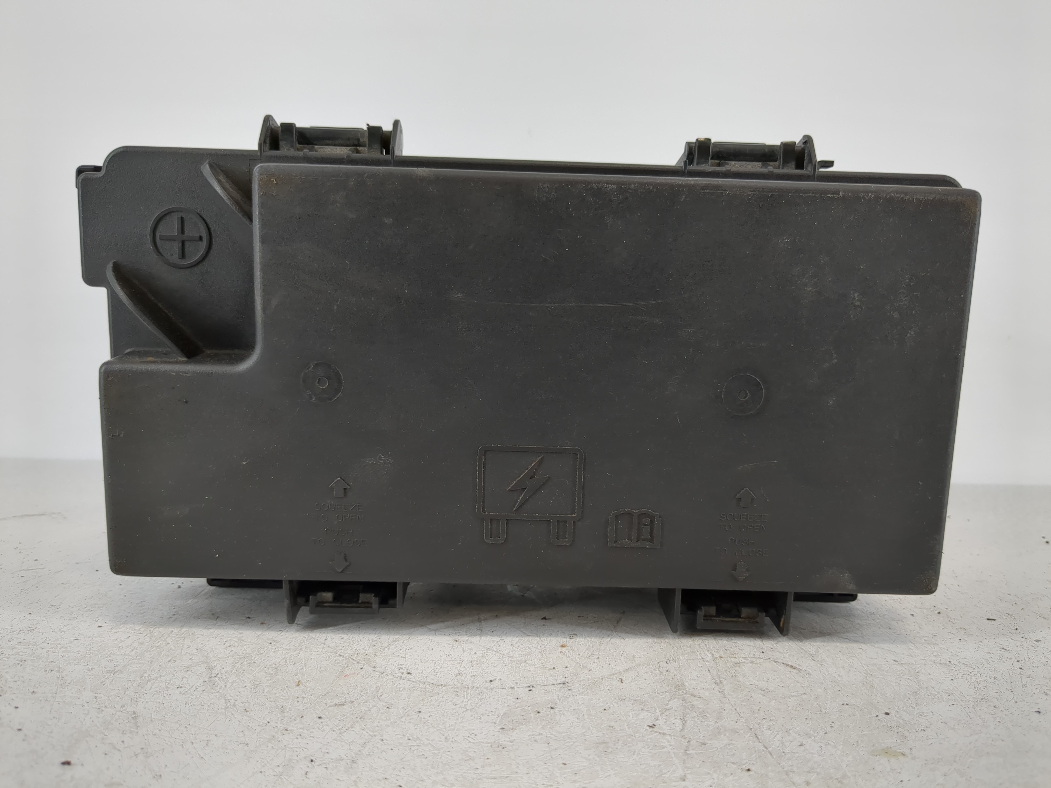 2015-2015 Dodge Challenger Fusebox Fuse Box Relay Module Kae33a02e7 1100047 - Oemusedautoparts1.com