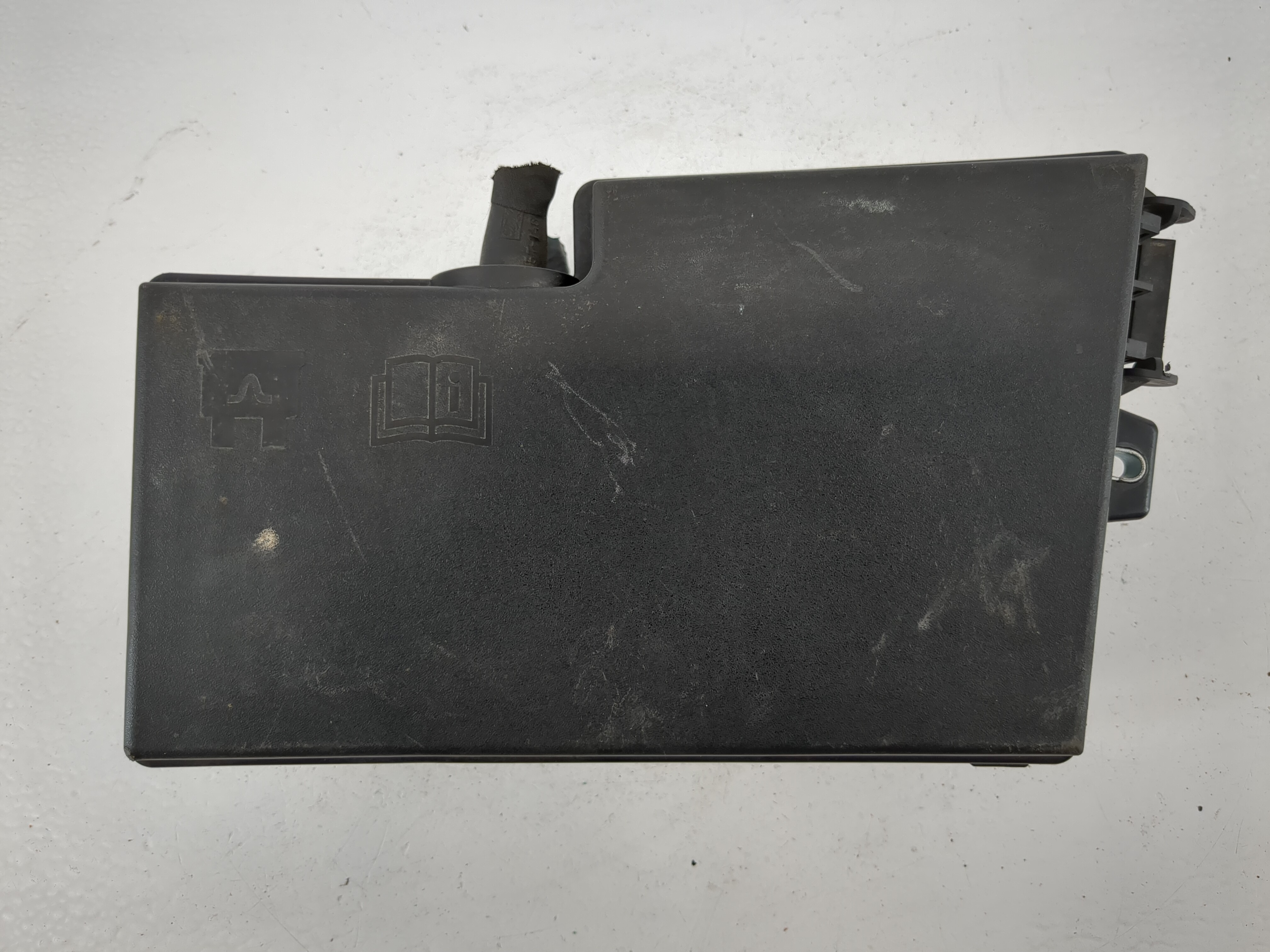2016-2016 Ford Focus Fusebox Fuse Box Relay Module Av6t-14a067-ad 1100056 - Oemusedautoparts1.com