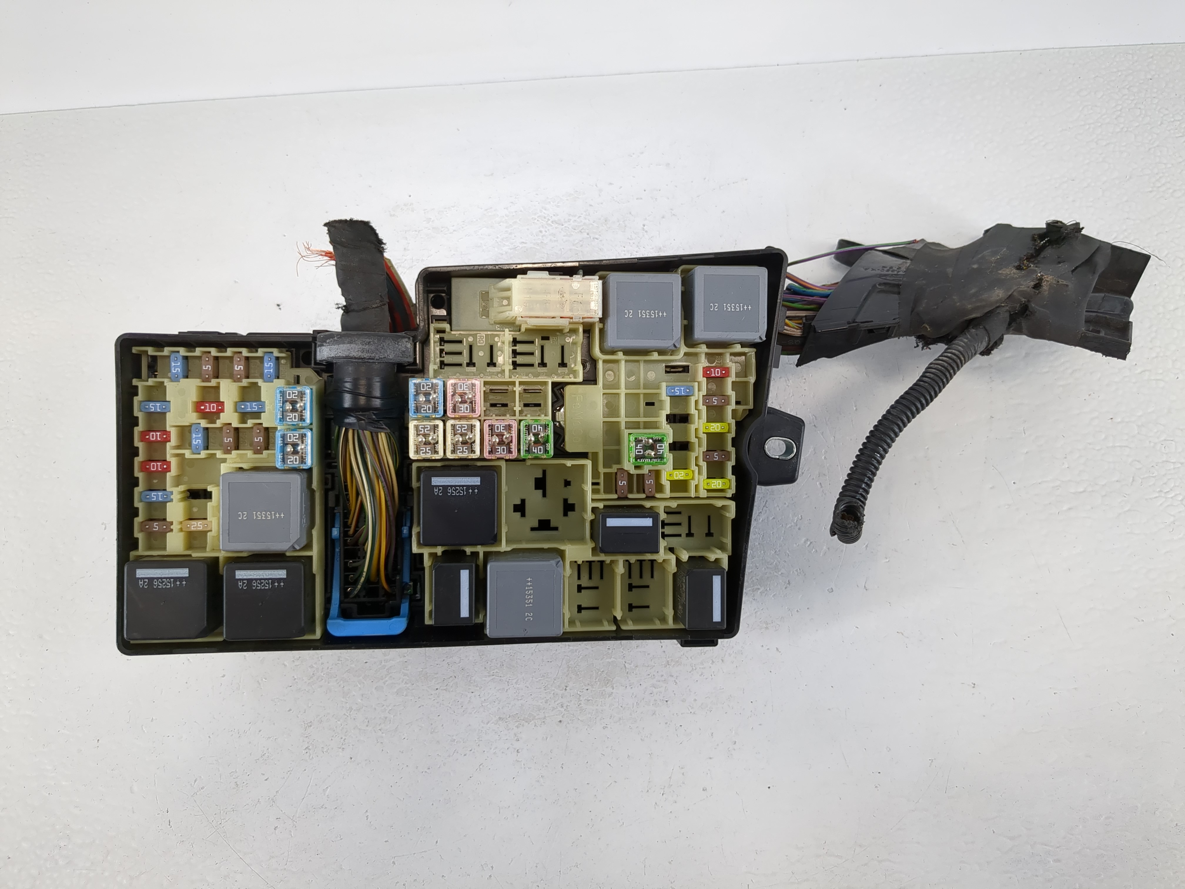 2013-2016 Ford Escape Fusebox Fuse Box Relay Module Av6t-14a067-ad 1100070 - Oemusedautoparts1.com