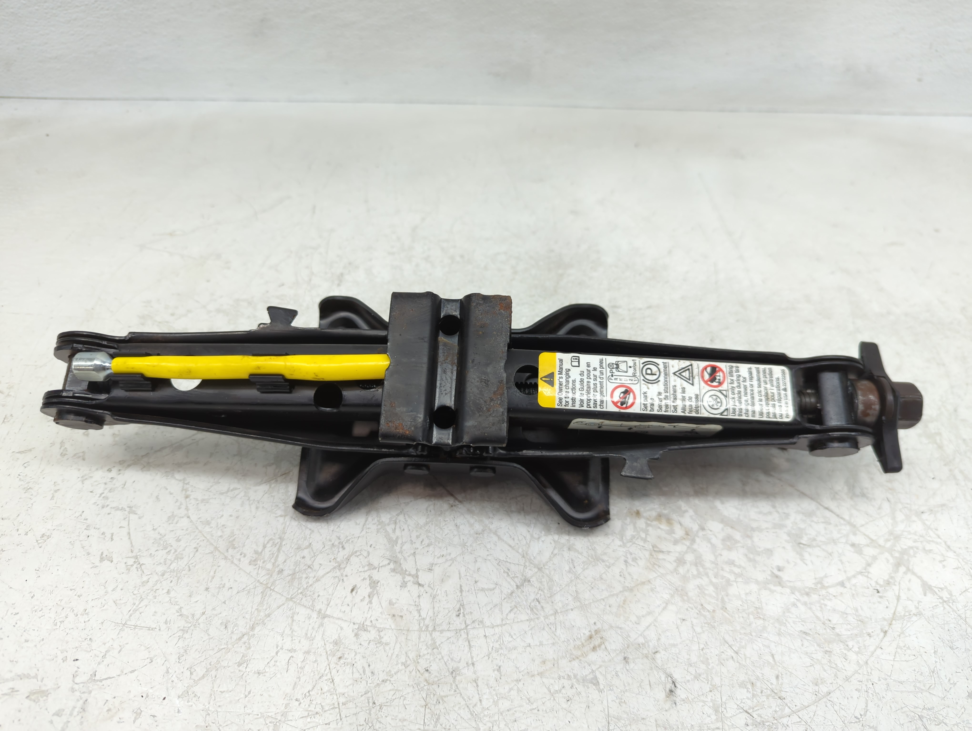 Picture of 2007 Saturn Ion Spare Scissor Car Jack 1100100