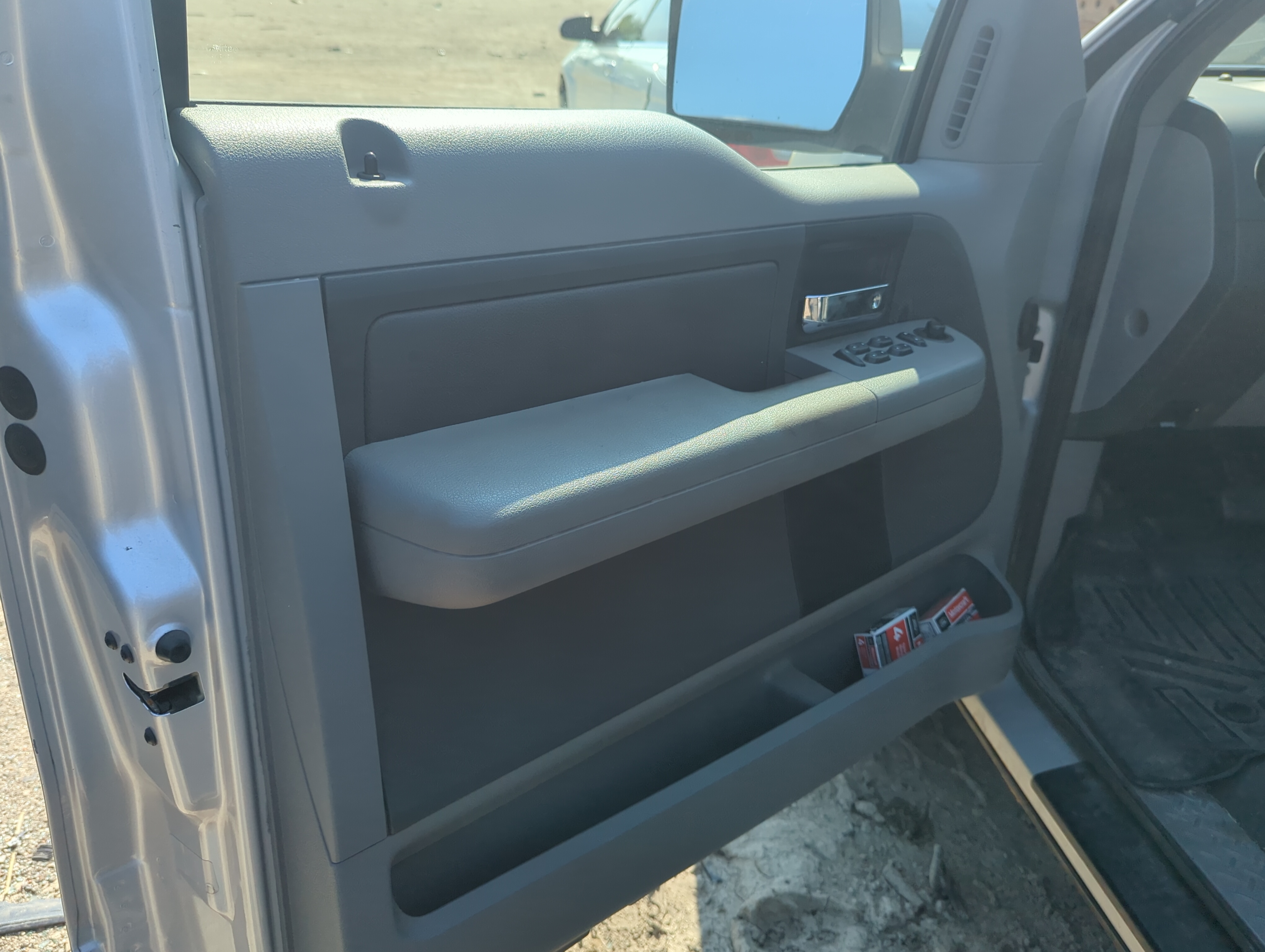 Picture of 2004 Ford F-150 Front Left Driver Interior Door Panel Trim 1100274