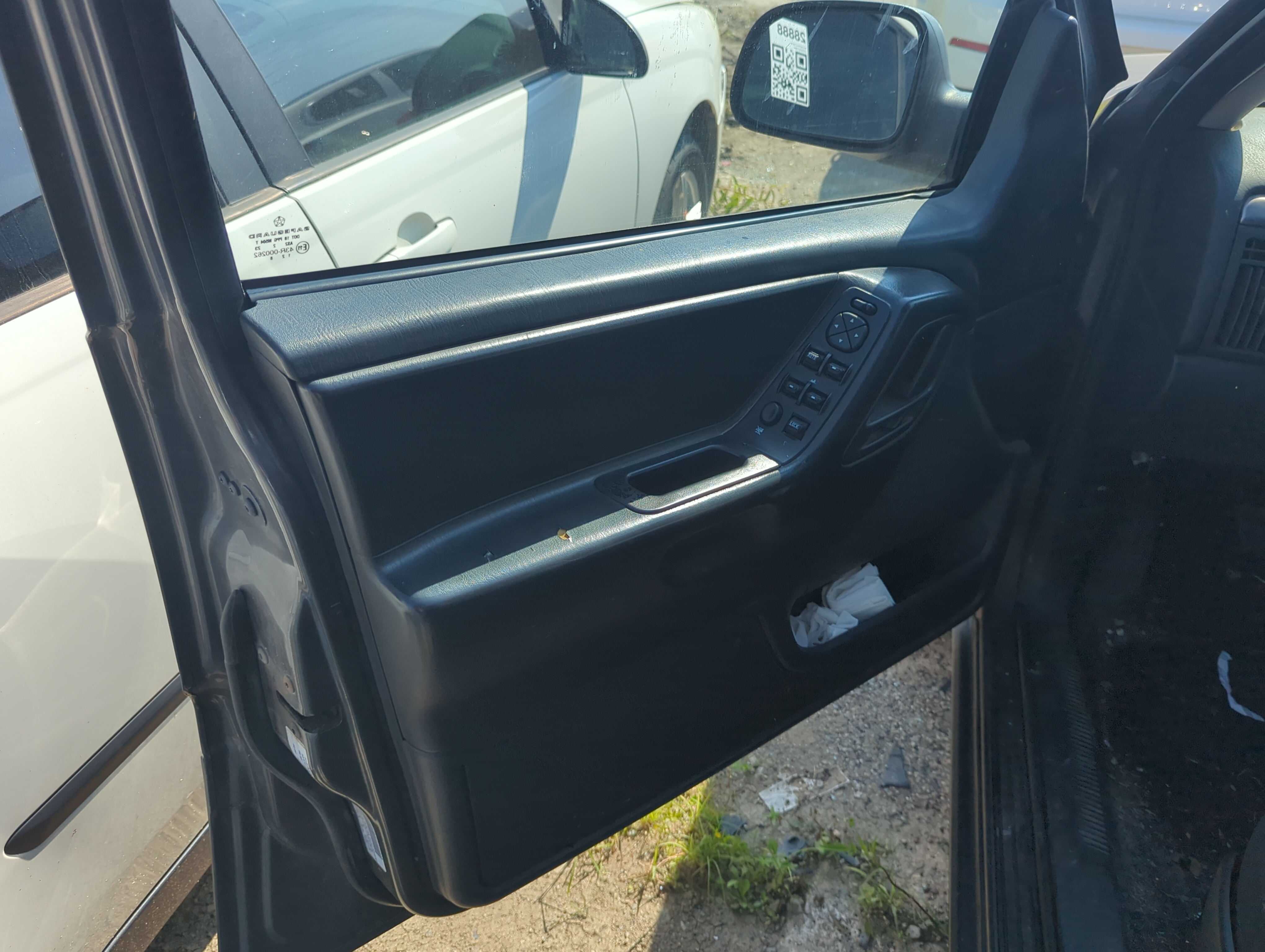 Picture of 2003 Jeep Grand Cherokee Front Left Driver Interior Door Panel Trim 1100537