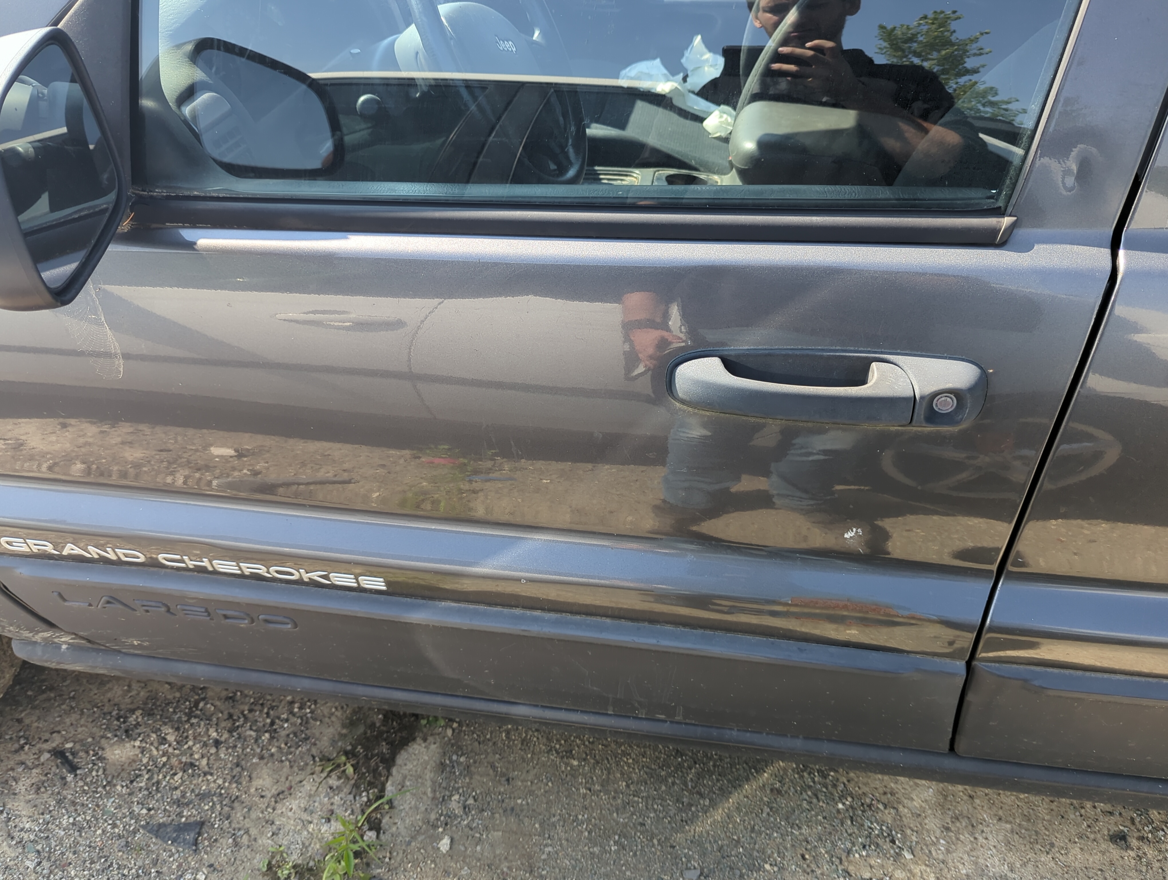 Picture of 1999-2004 Jeep Grand Cherokee Driver Front Door Oem 1100550