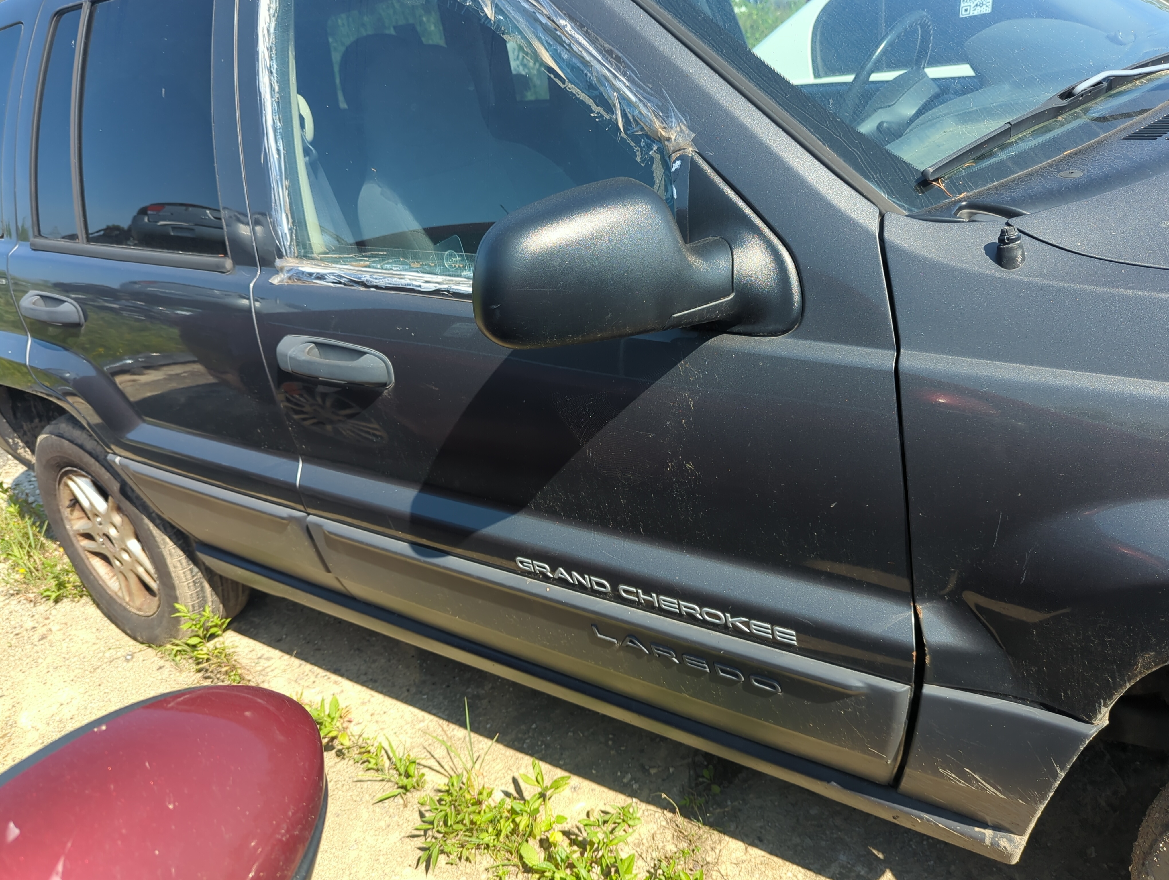 Picture of 1999-2004 Jeep Grand Cherokee Passenger Front Door Oem 1100551