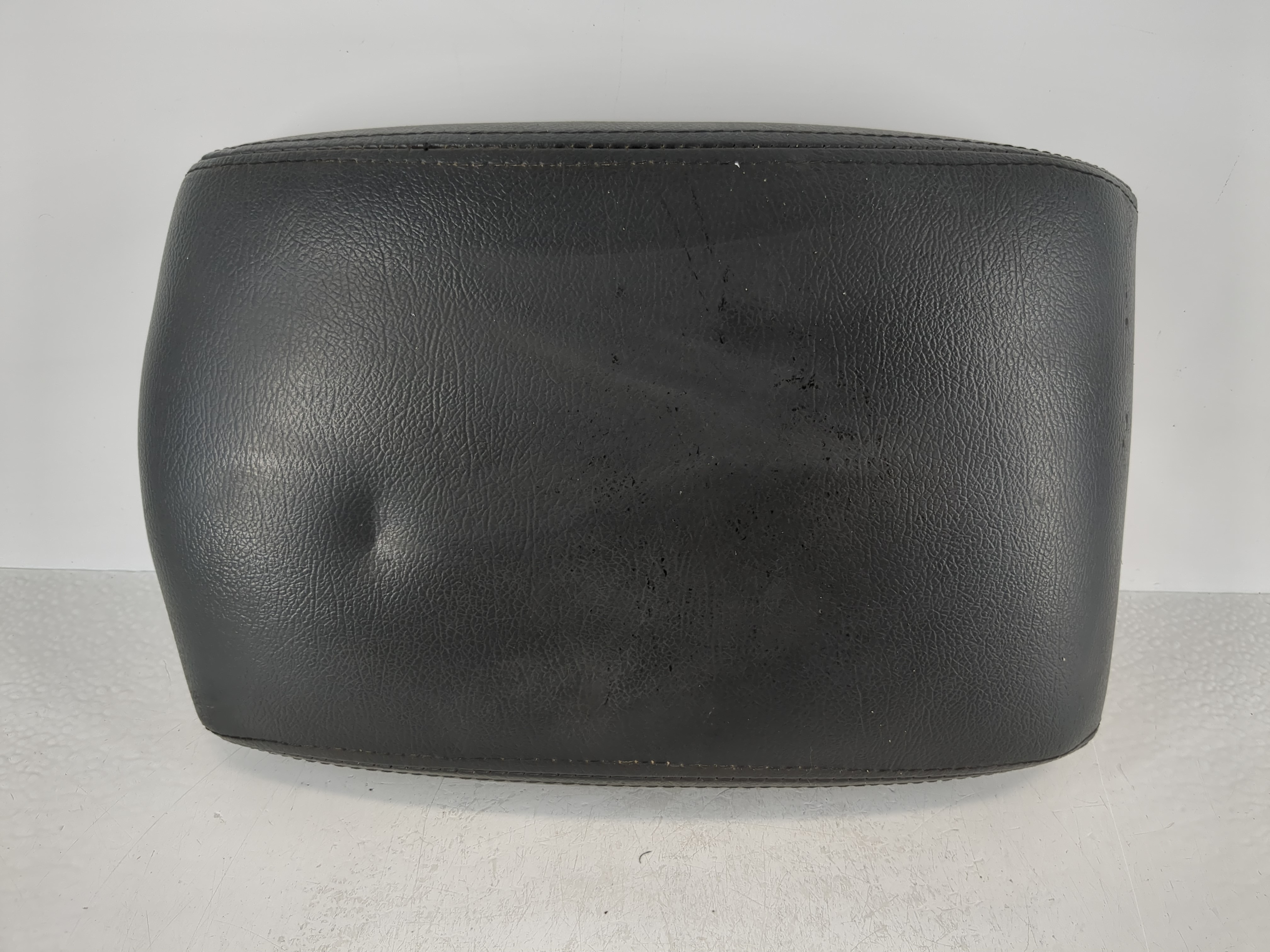 2009-2009 Infiniti Fx35 Center Console Armrest Cover Lid Black 1100635 - Oemusedautoparts1.com