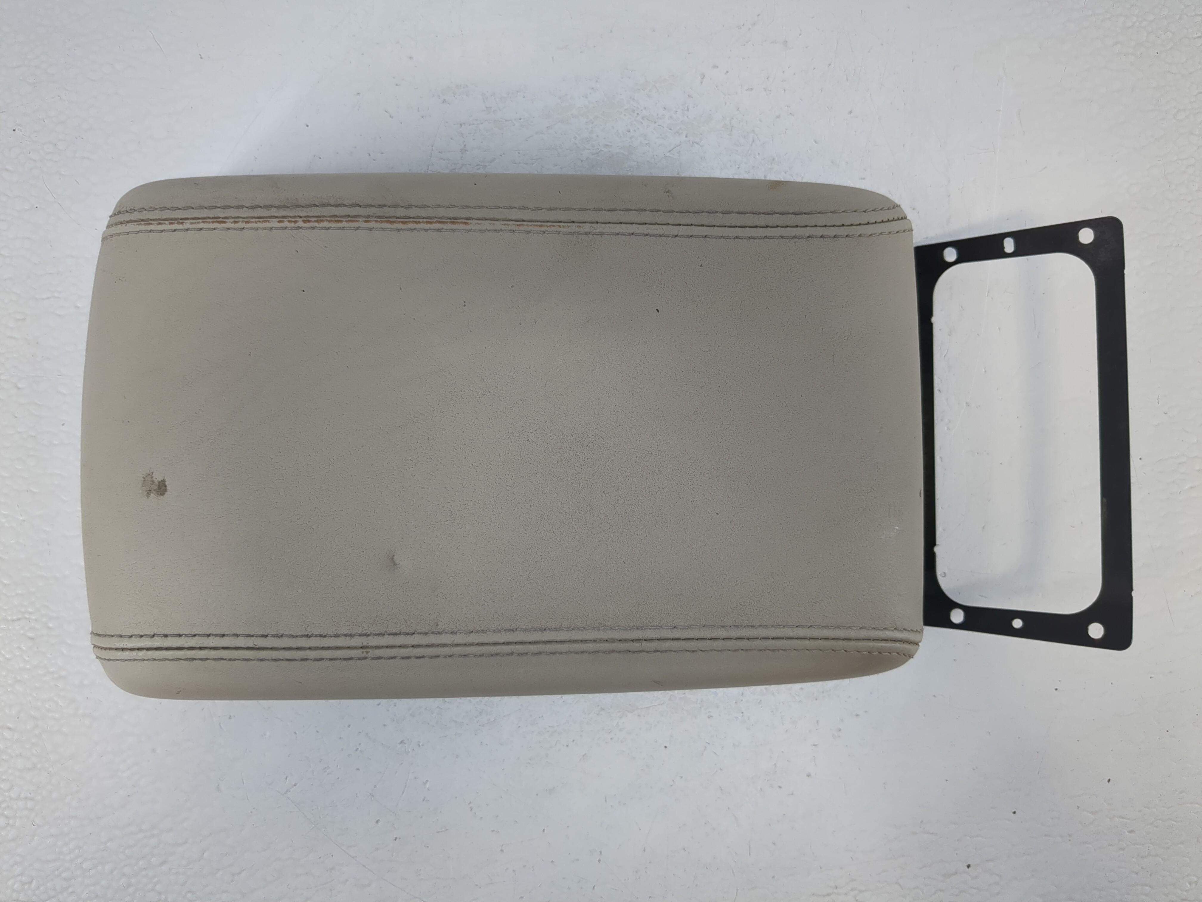 Picture of 2006-2008 Buick Lucerne Center Console Armrest Cover Lid Grey 1100638